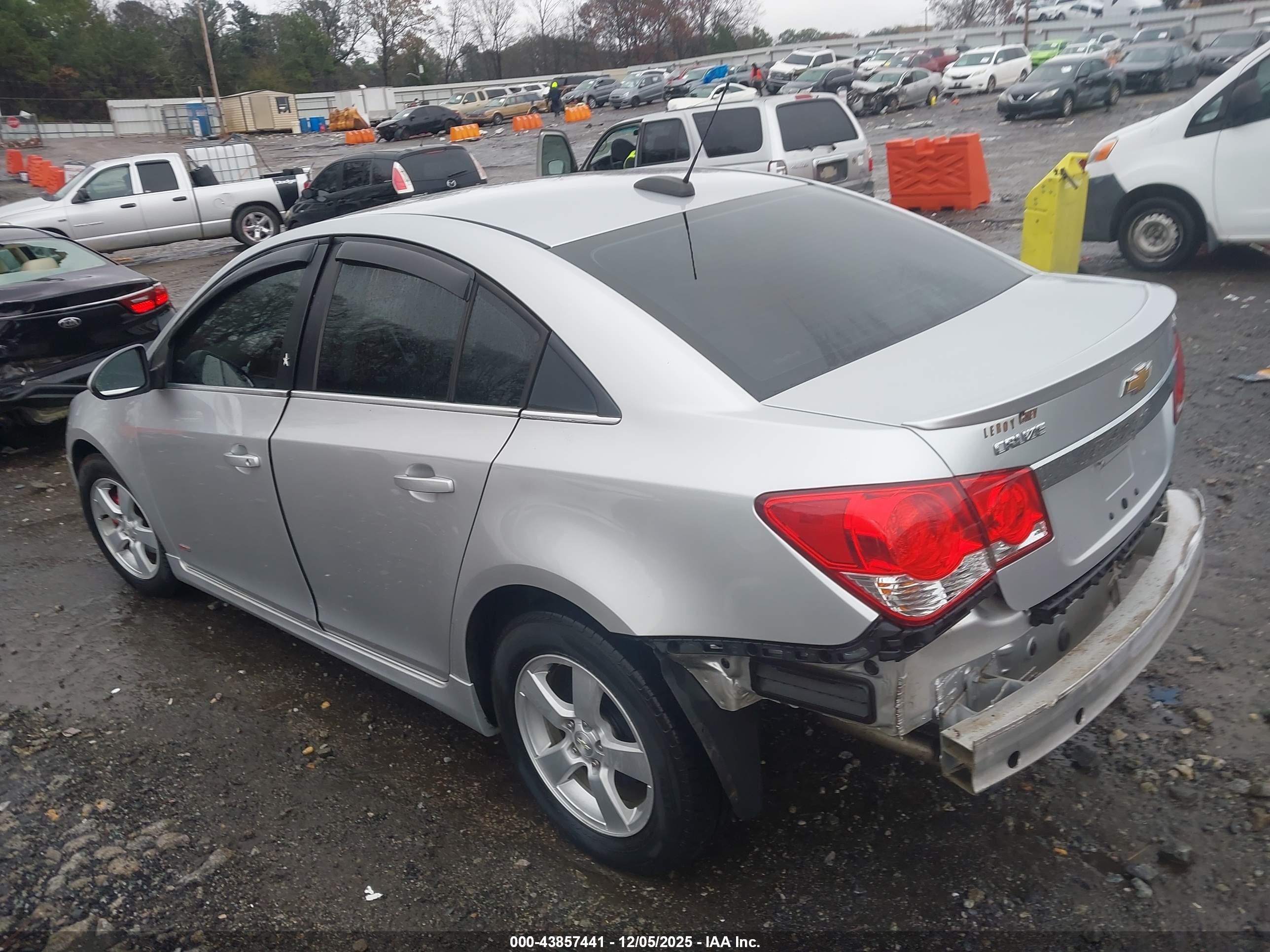 CHEVROLET CRUZE image 3