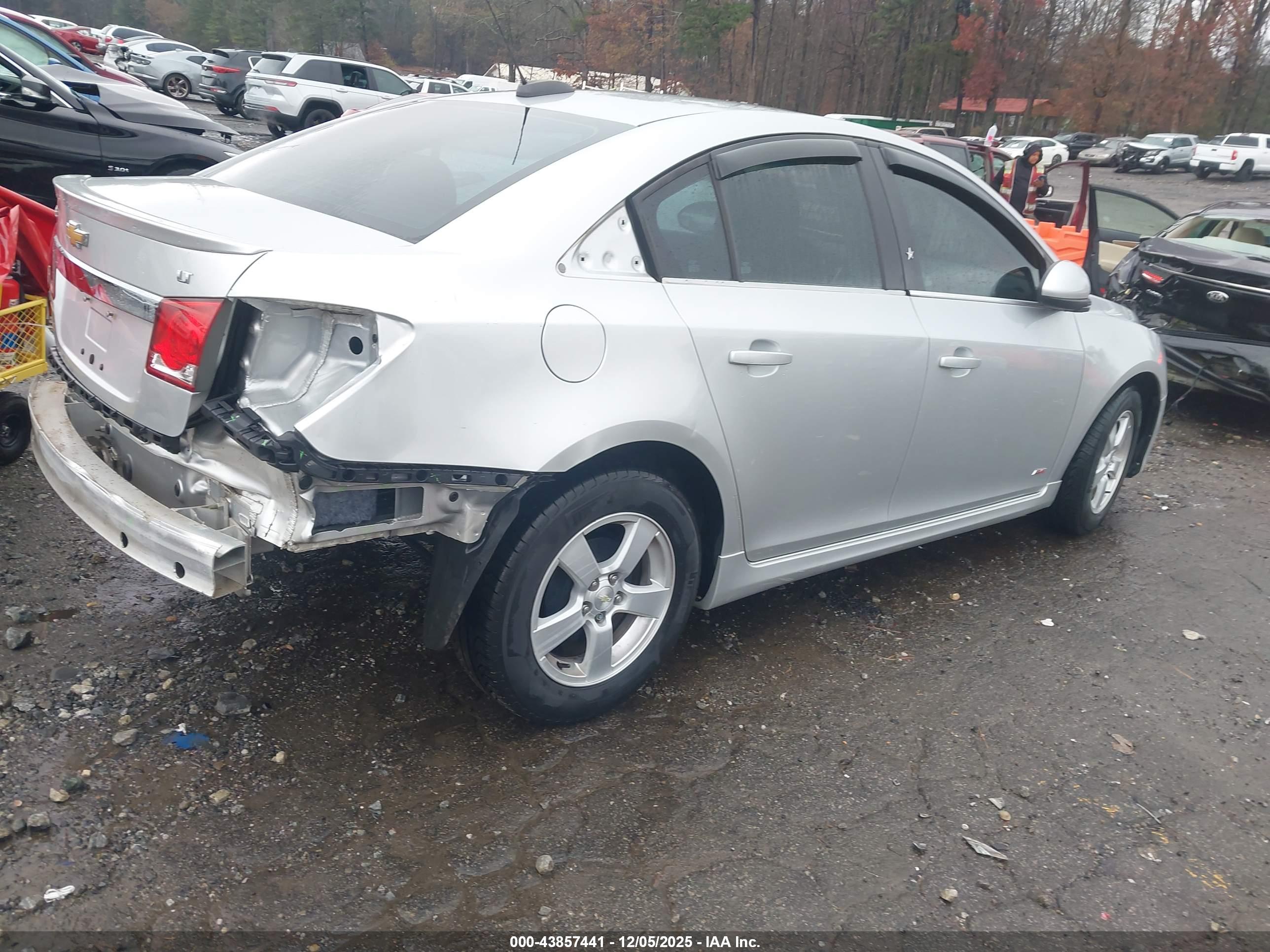 CHEVROLET CRUZE image 4