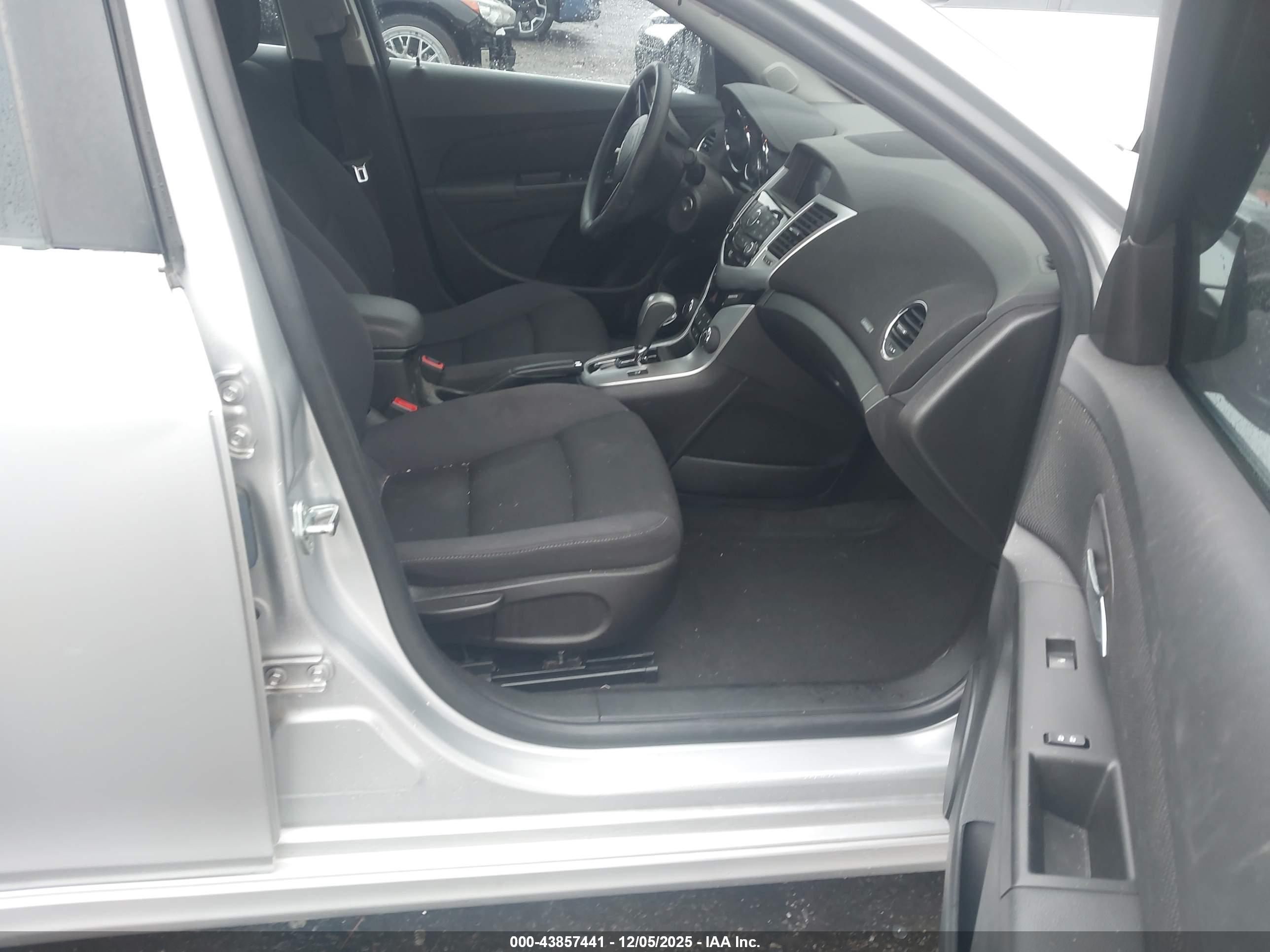 CHEVROLET CRUZE image 5