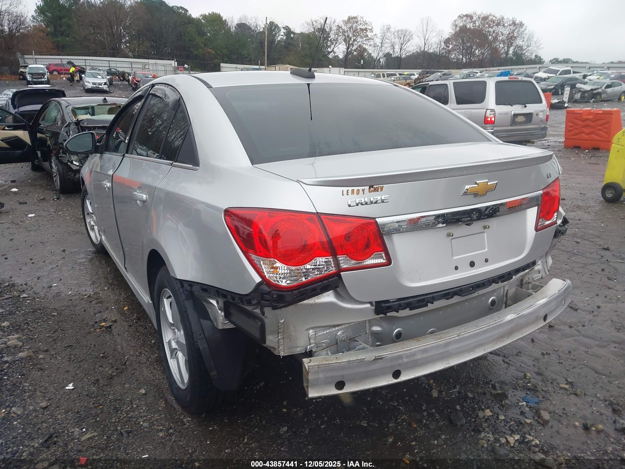 CHEVROLET CRUZE image 6