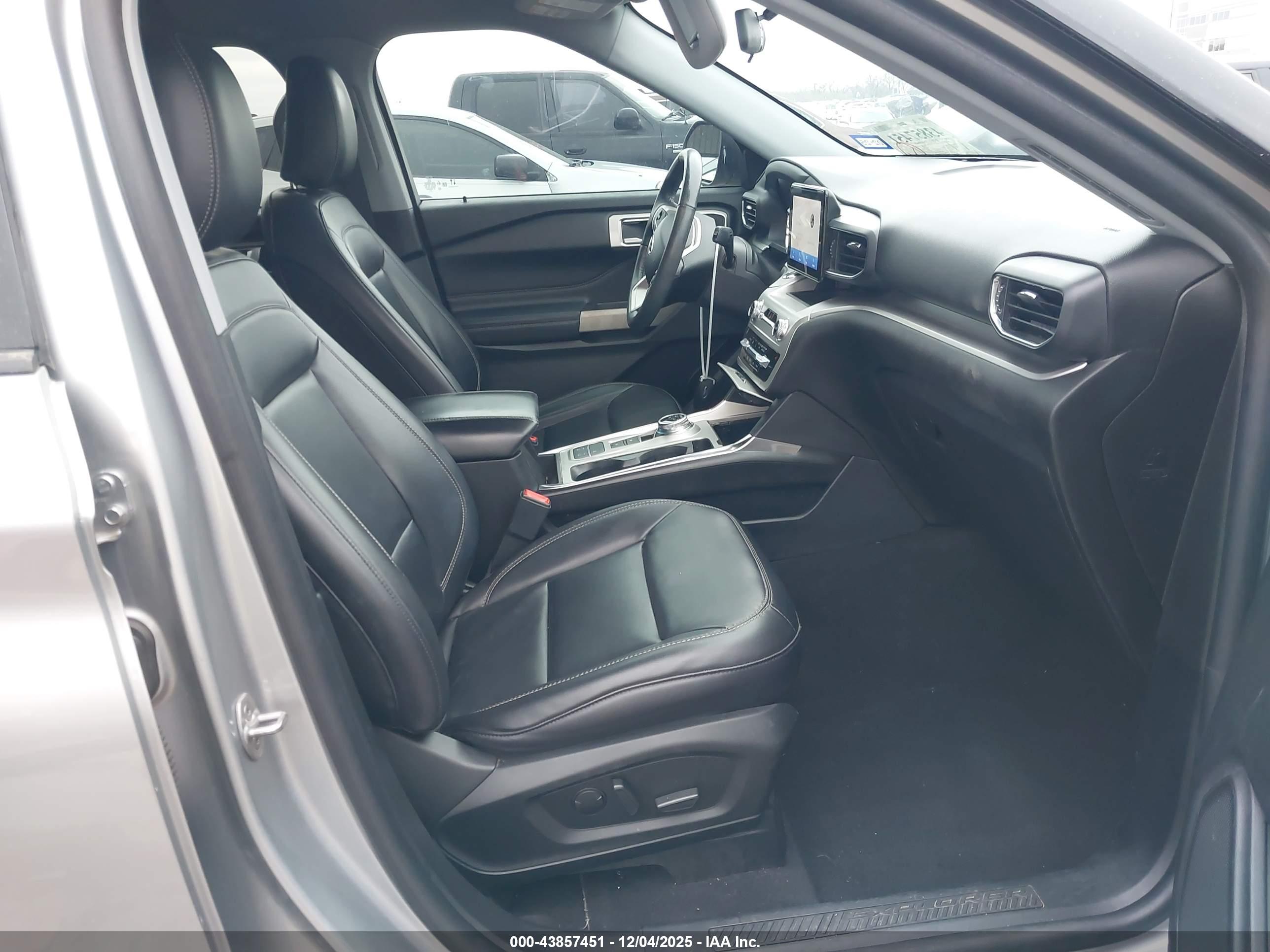 FORD EXPLORER image 5