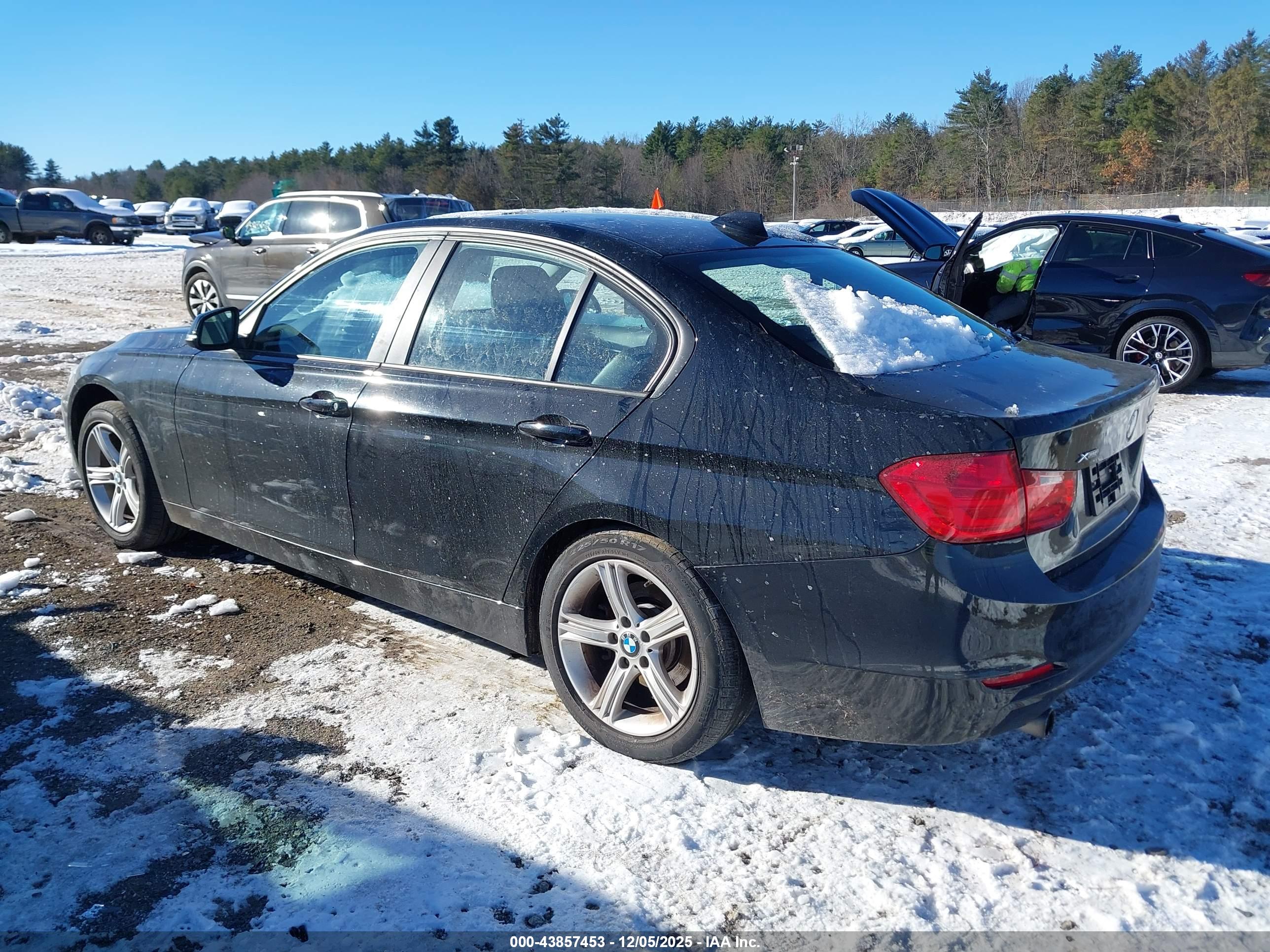 BMW 320I image 3