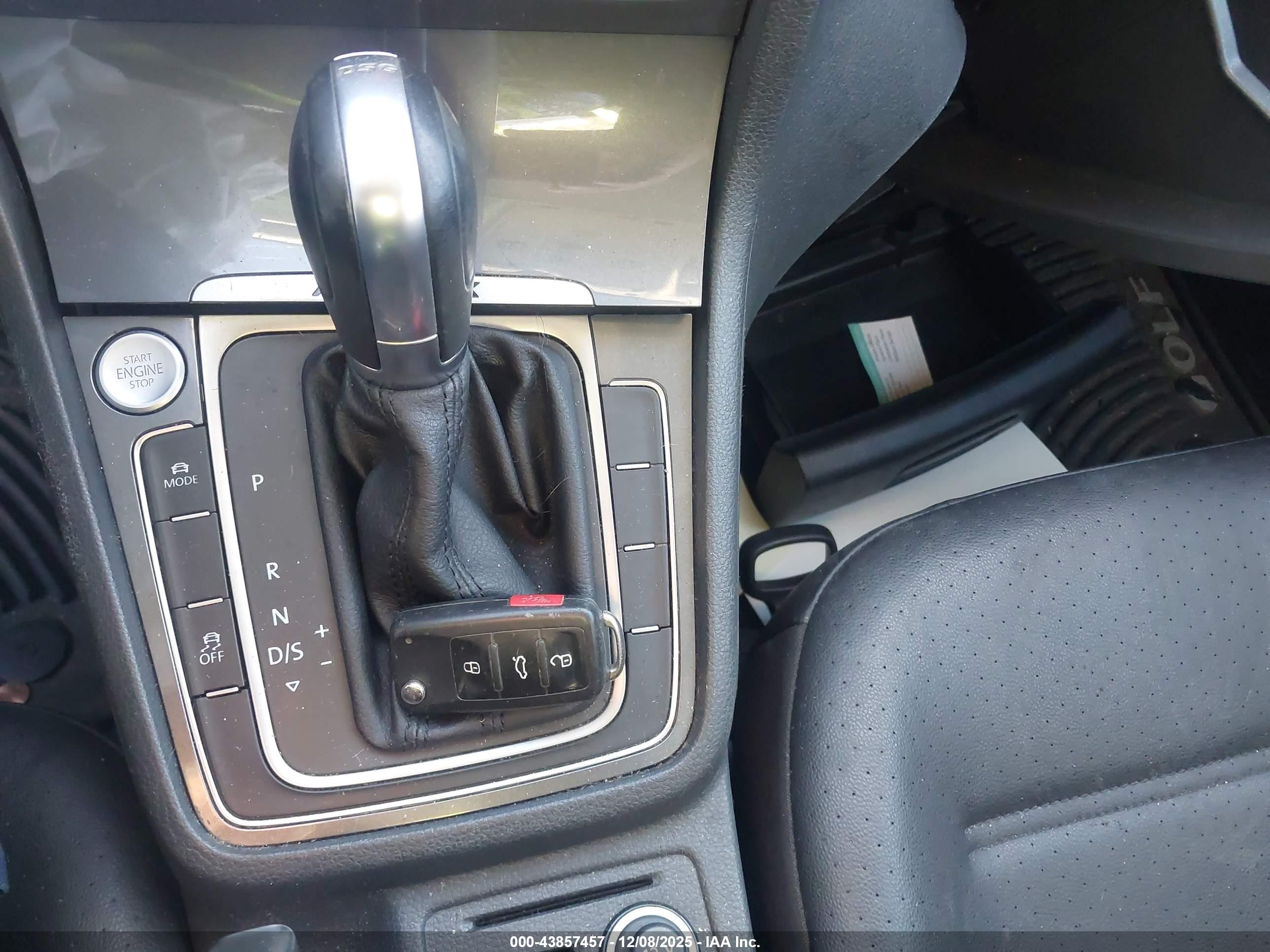 VOLKSWAGEN GOLF image 11