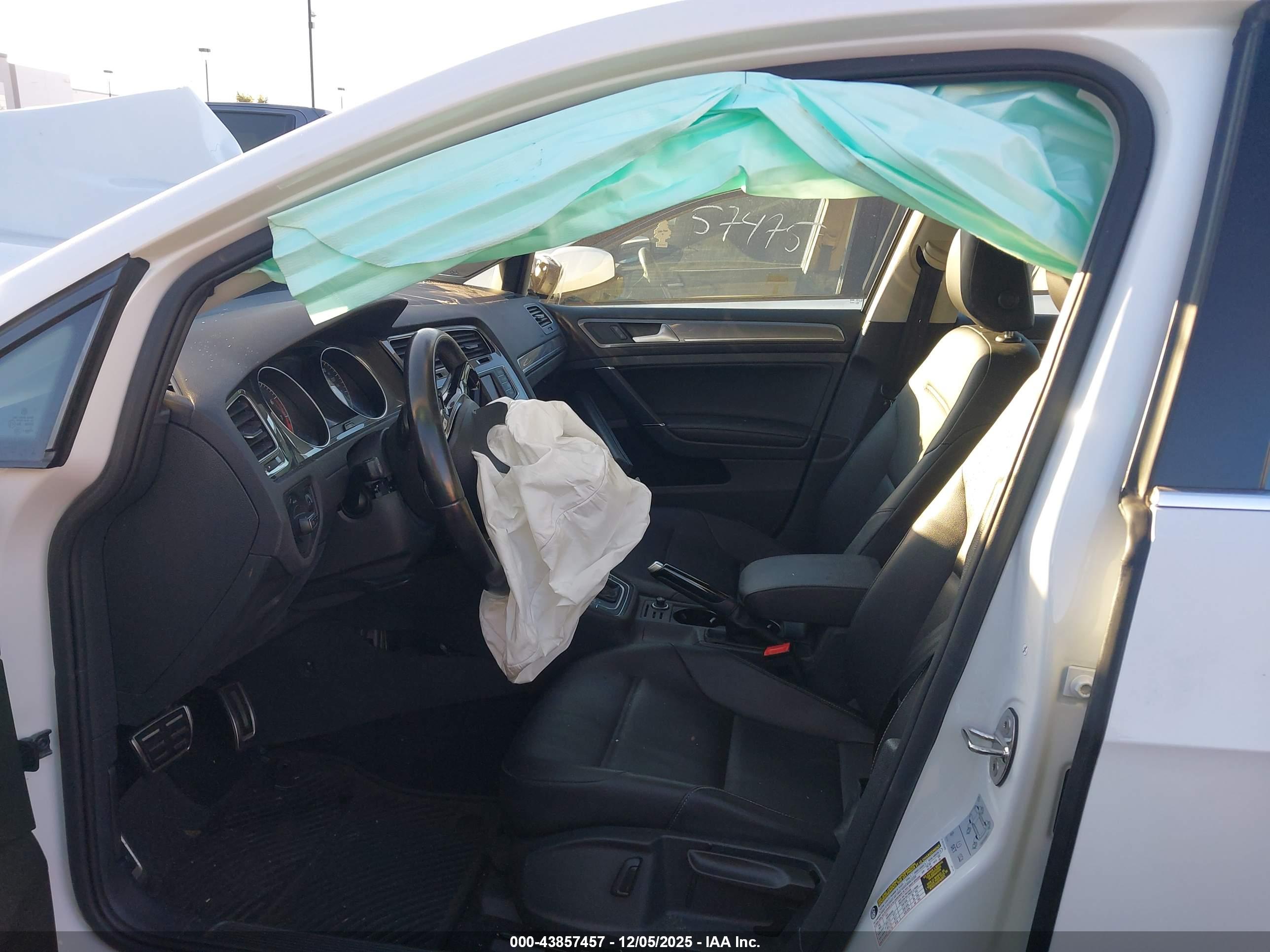 VOLKSWAGEN GOLF image 5