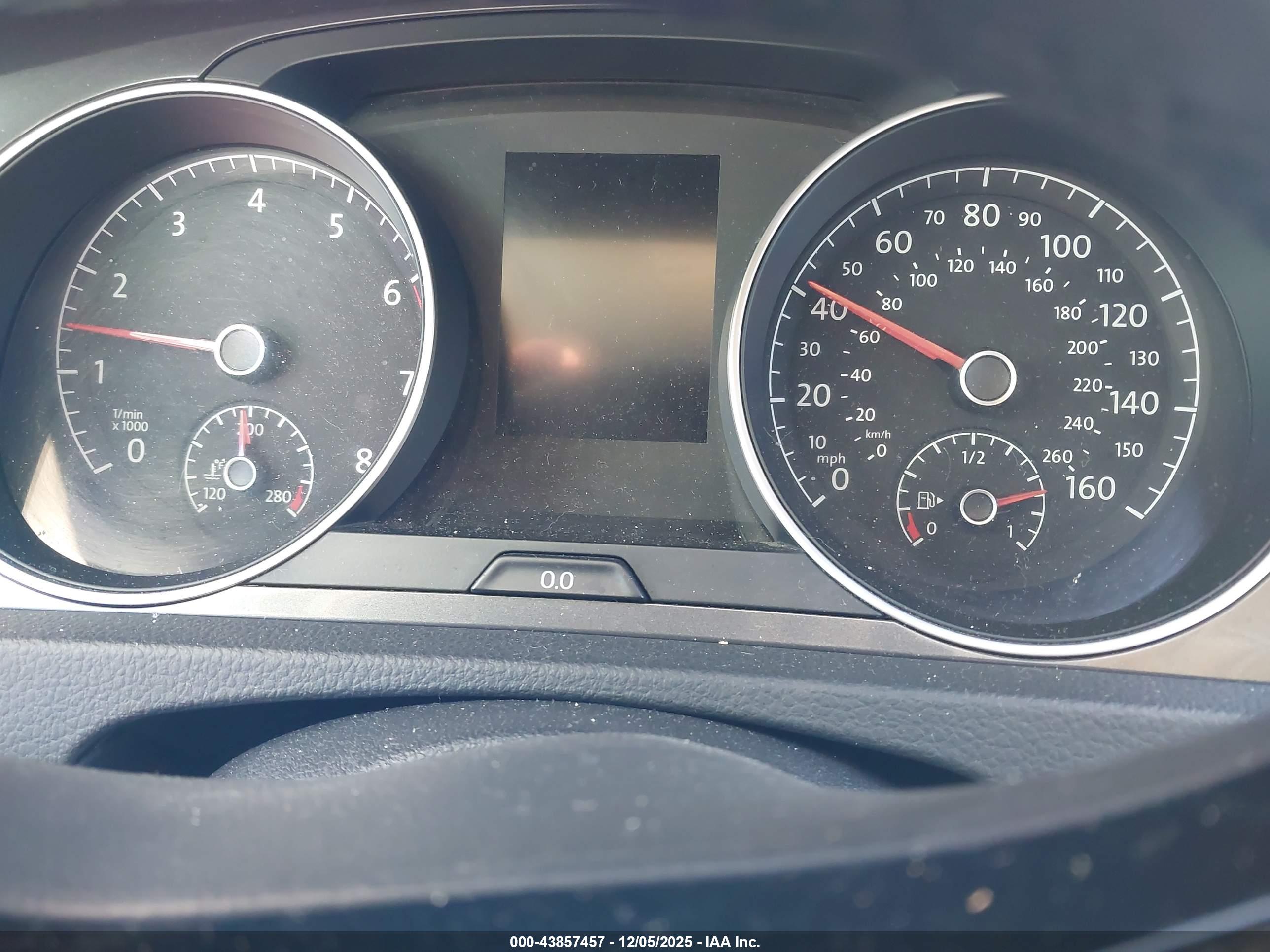 VOLKSWAGEN GOLF image 7