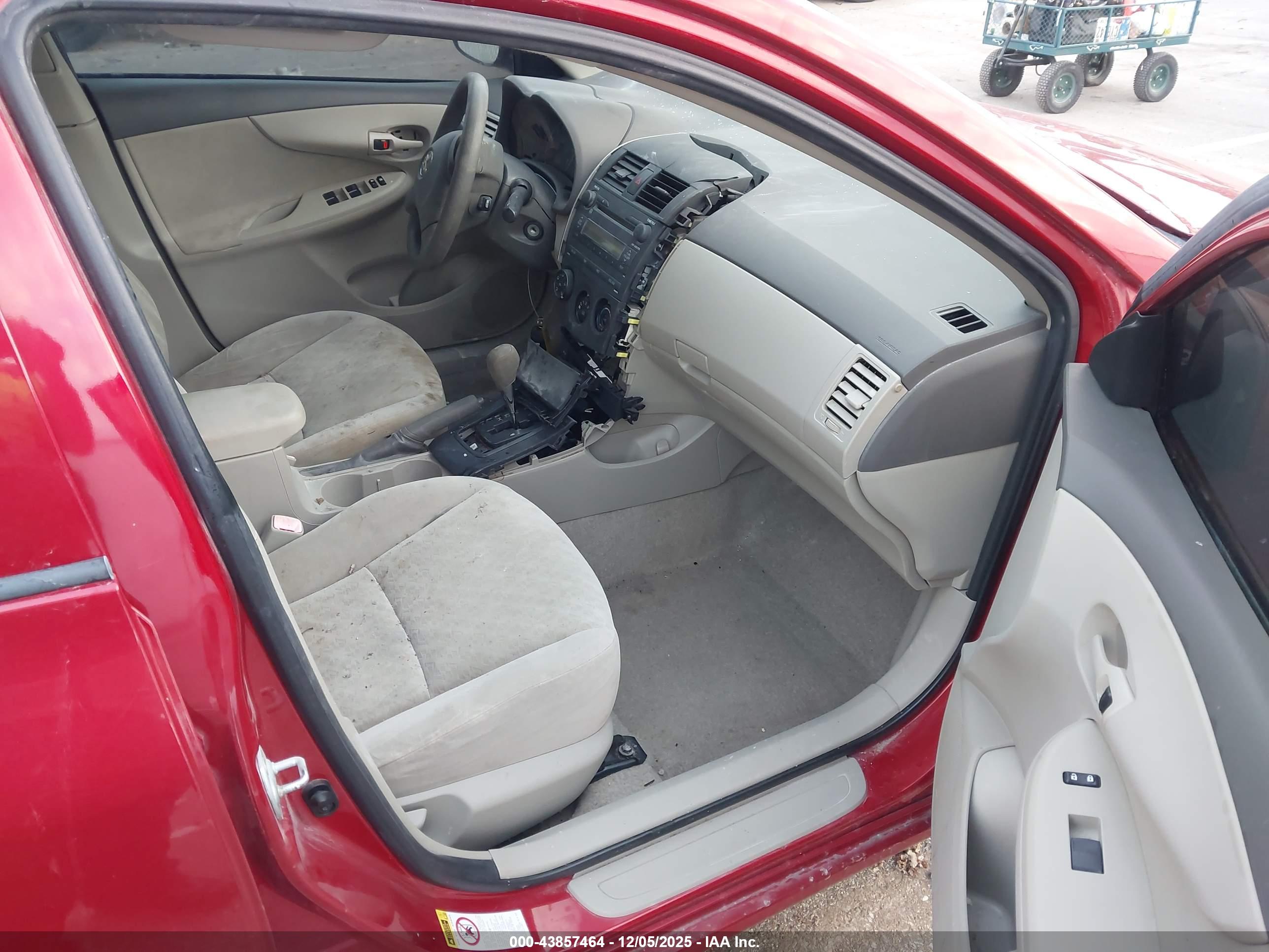 TOYOTA COROLLA image 5
