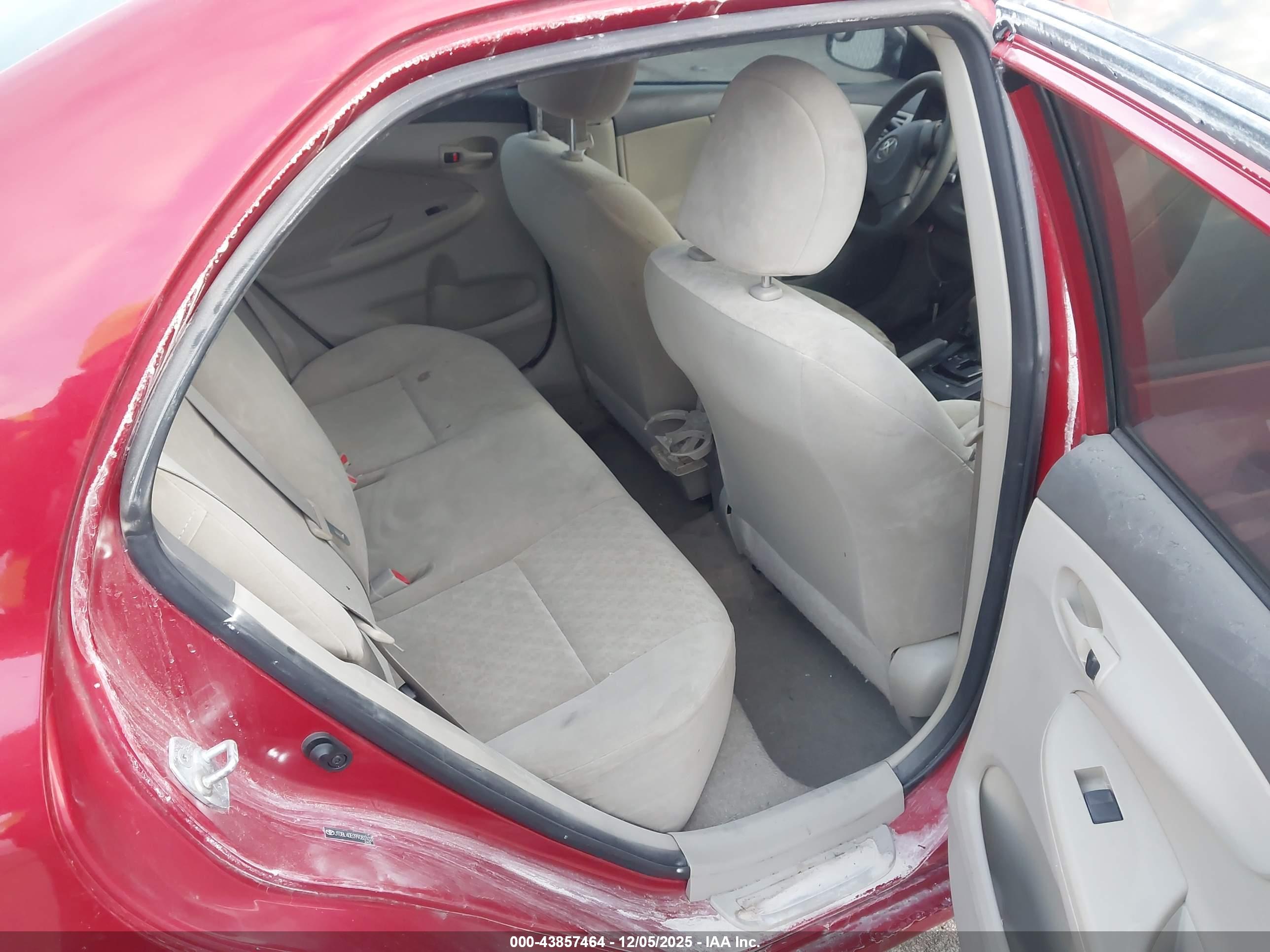 TOYOTA COROLLA image 8