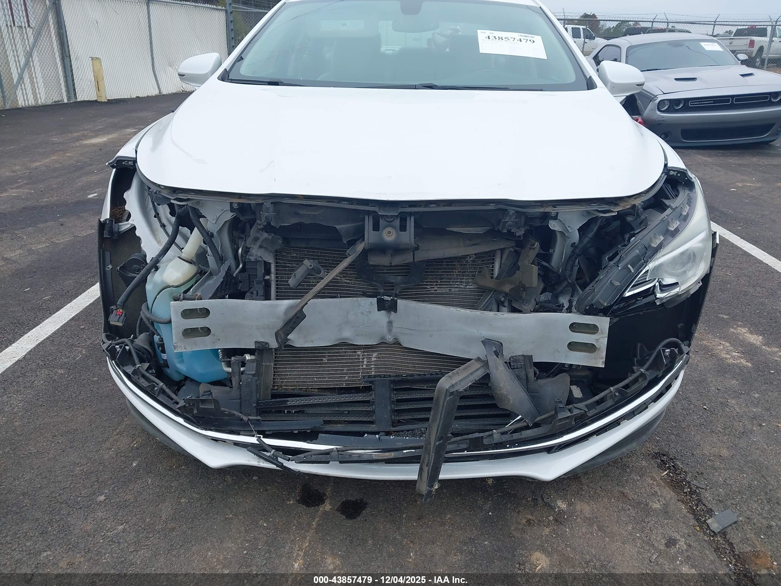 BUICK LACROSSE image 6