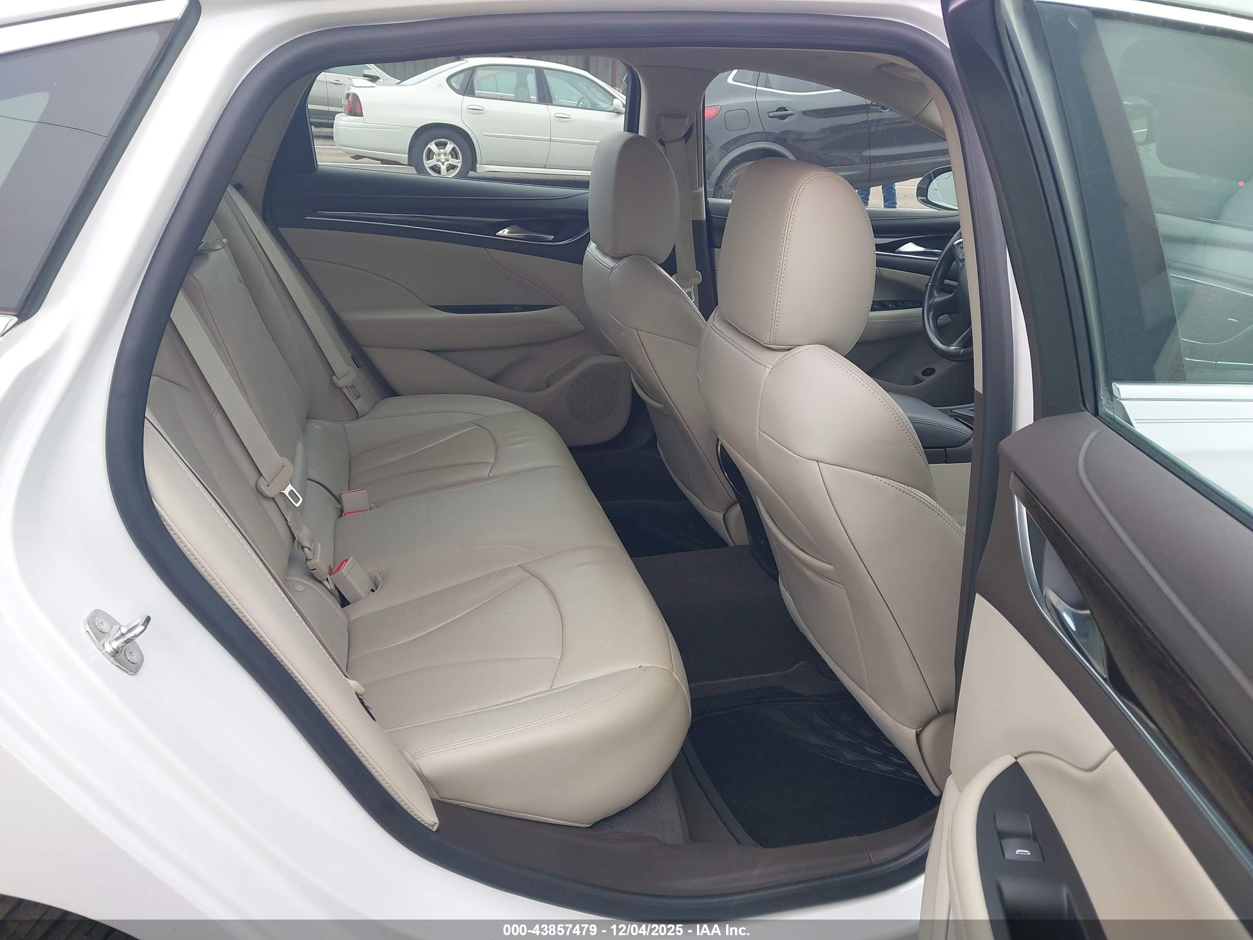 BUICK LACROSSE image 8