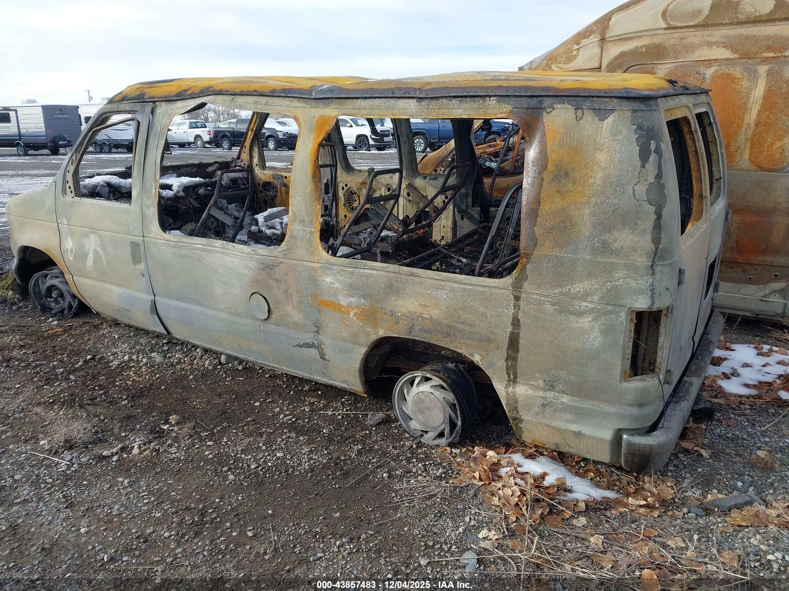 FORD E-150 image 3