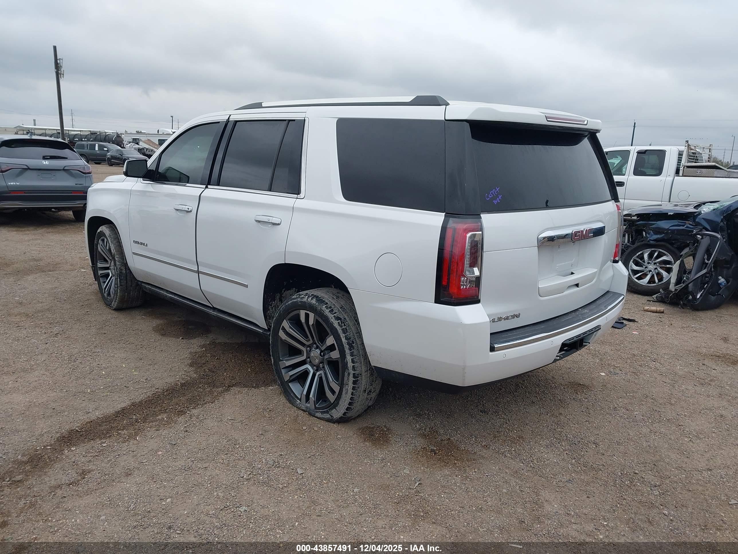 GMC YUKON image 3
