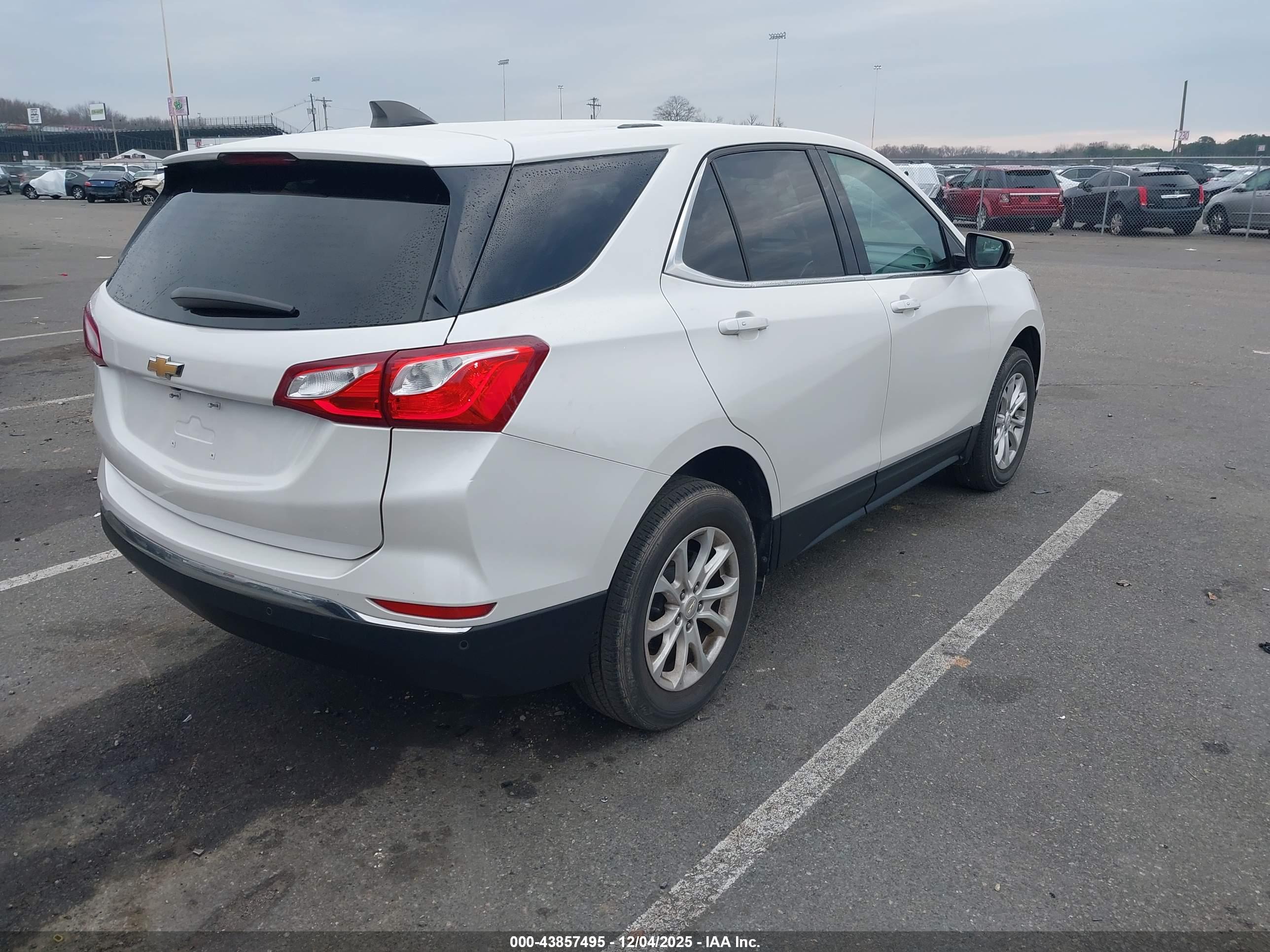 CHEVROLET EQUINOX image 4