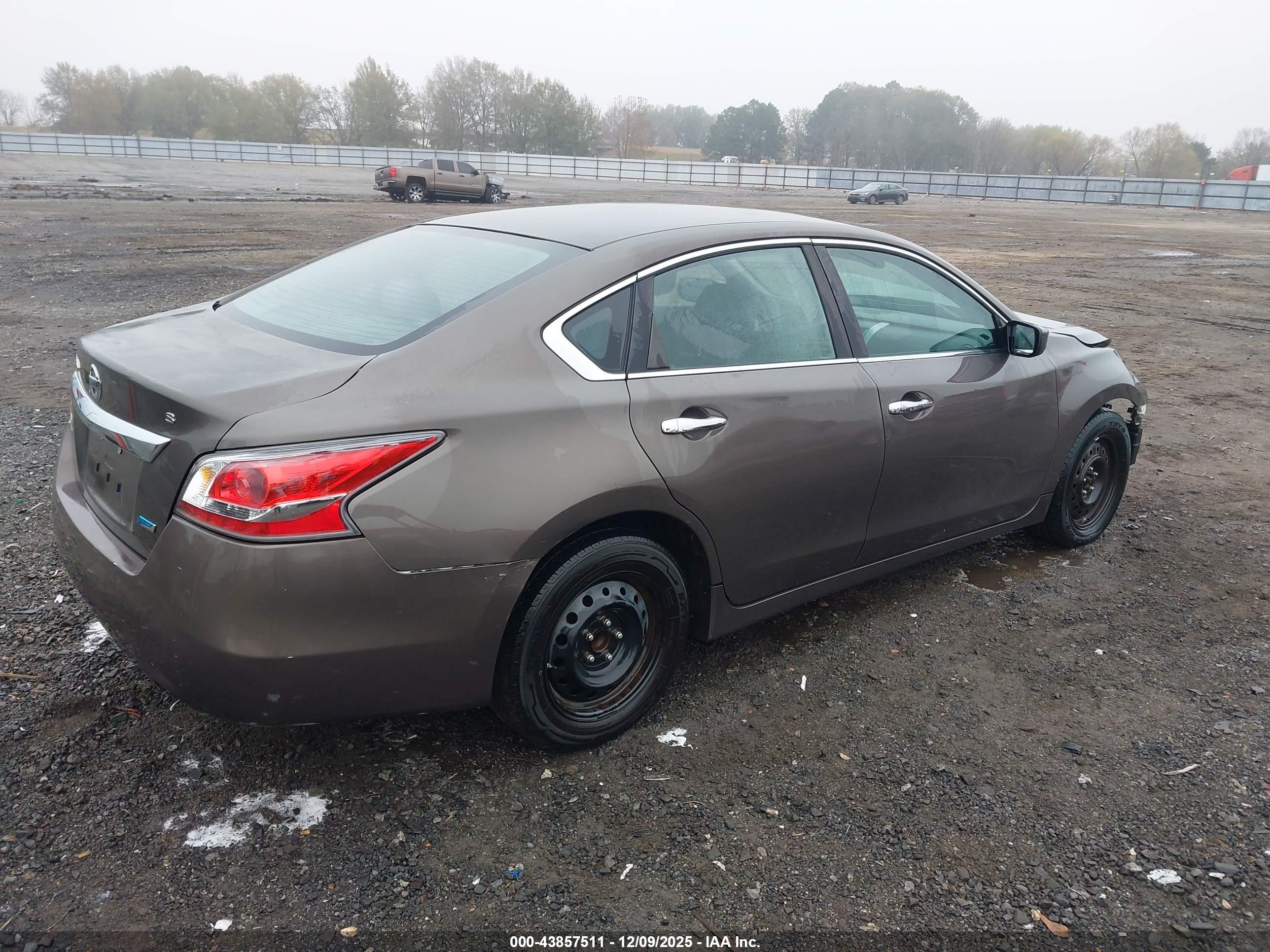 NISSAN ALTIMA image 4