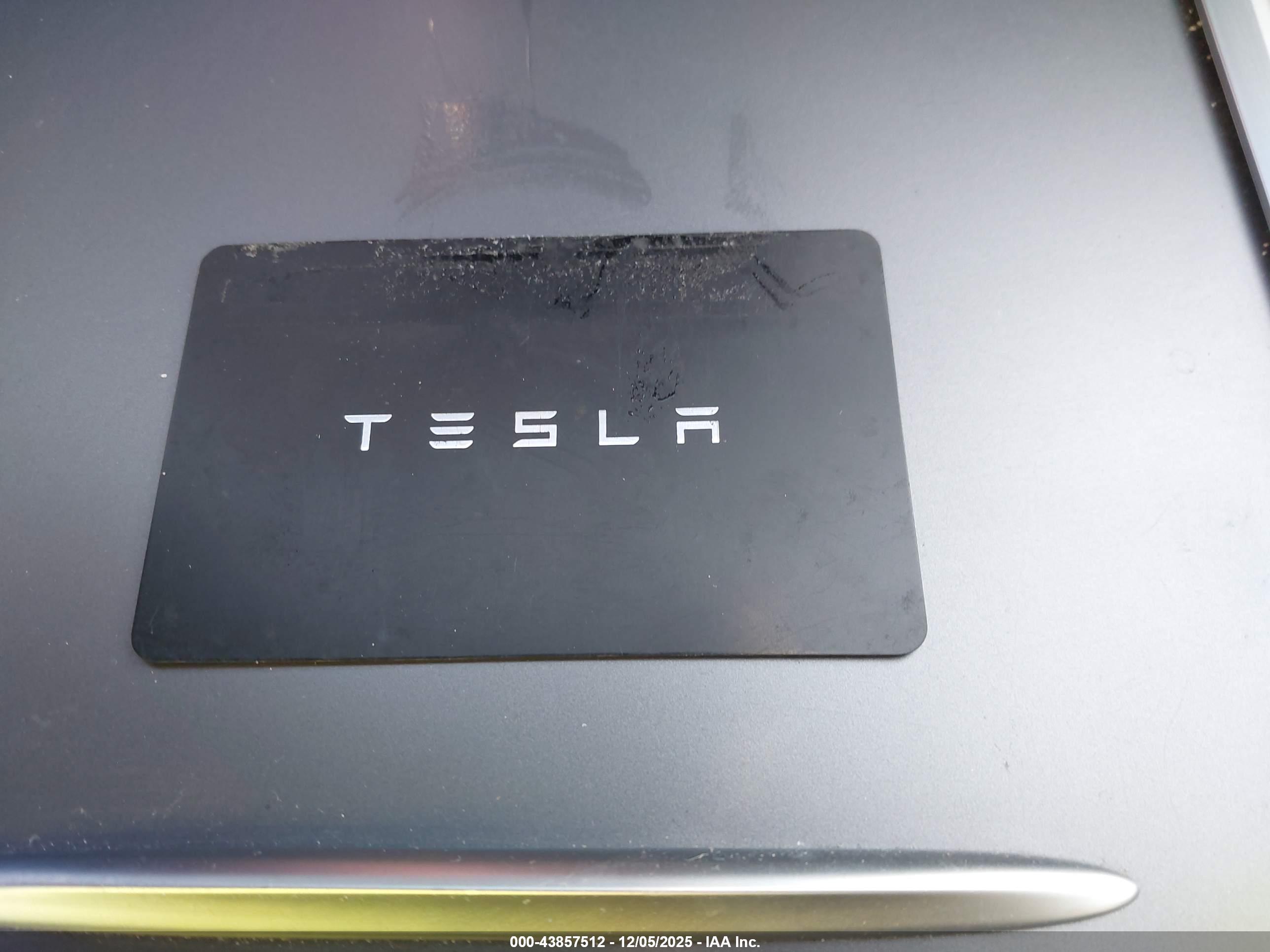 TESLA MODEL image 11
