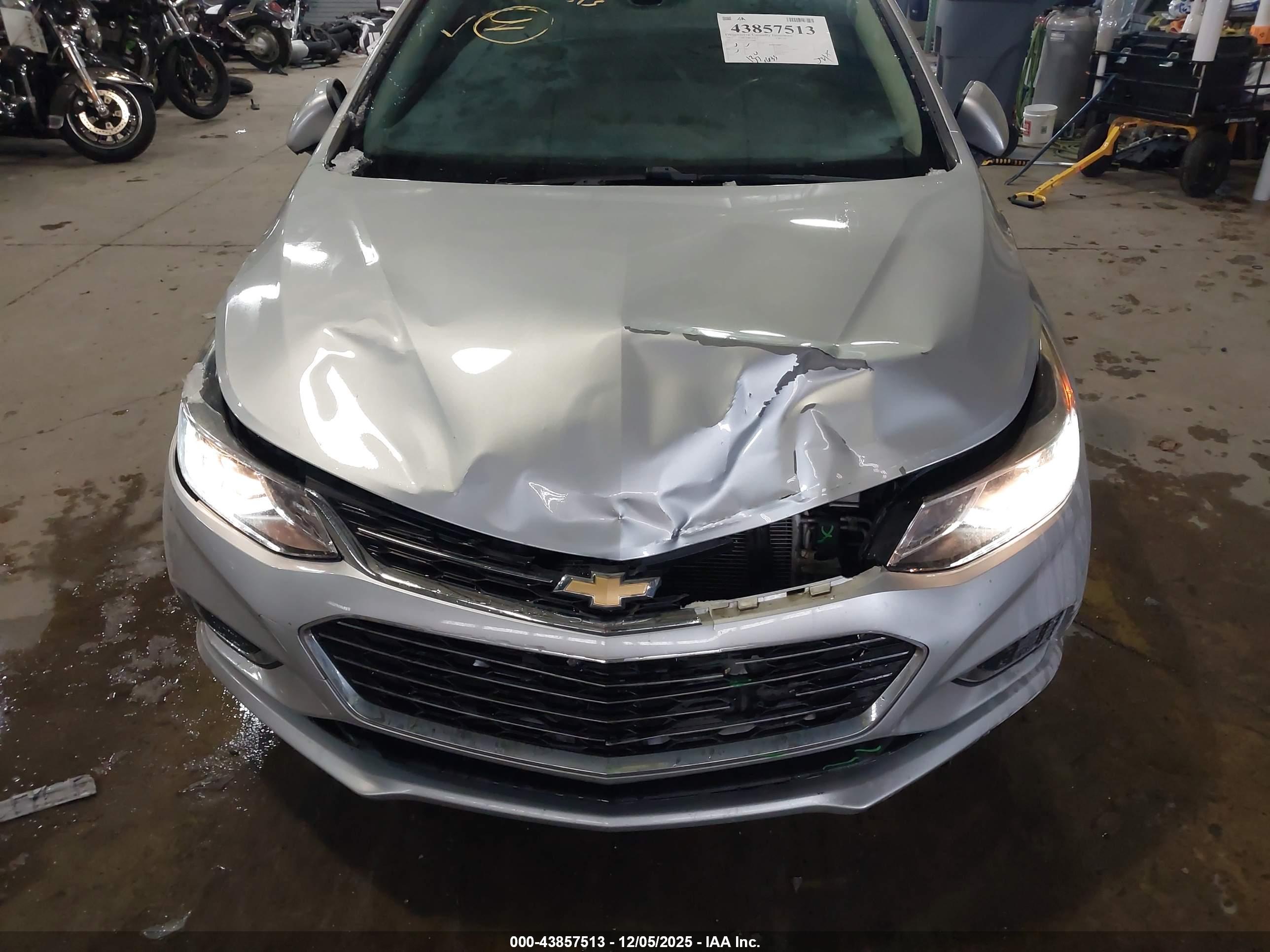 CHEVROLET CRUZE image 6