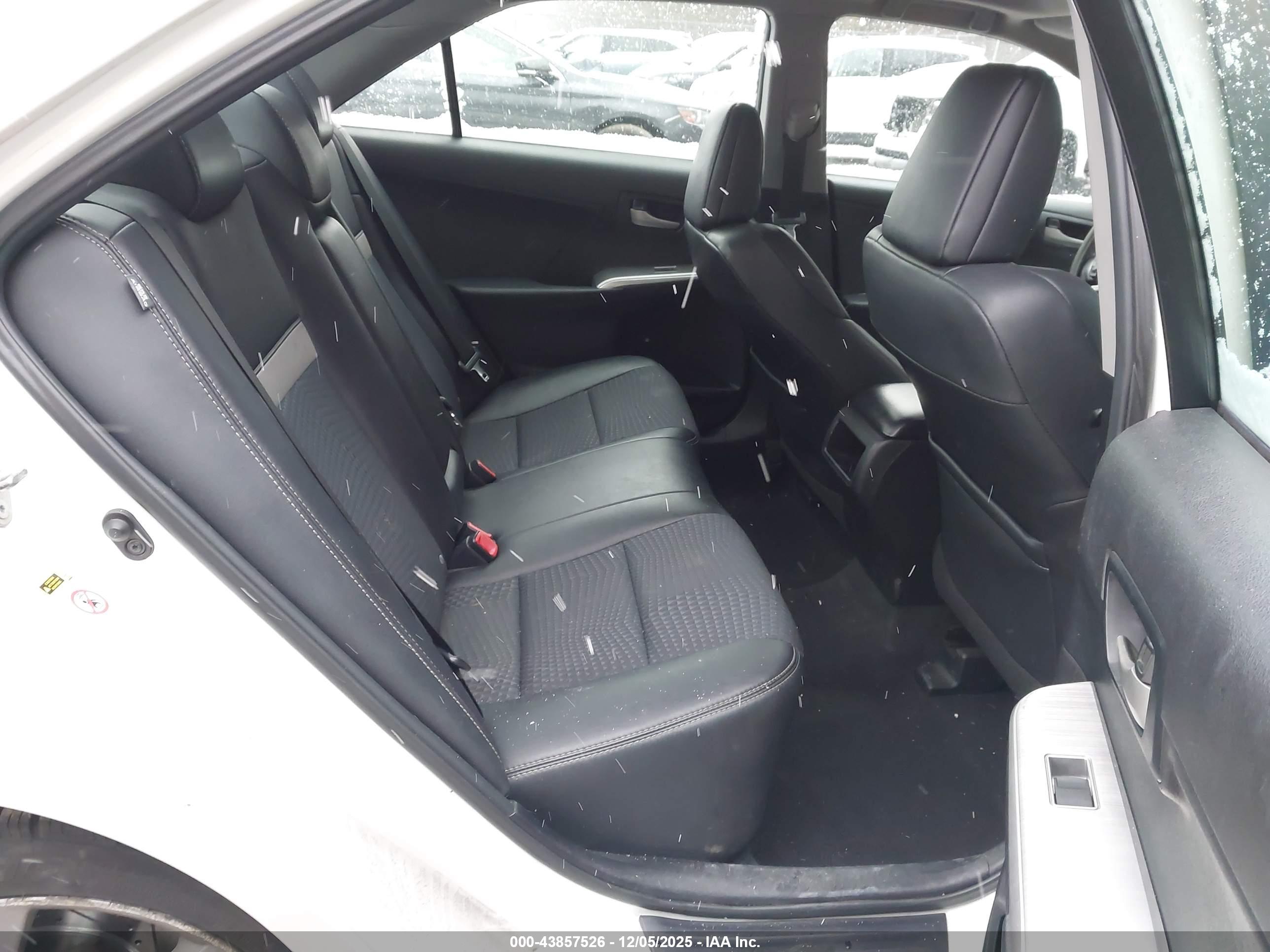 TOYOTA CAMRY image 8