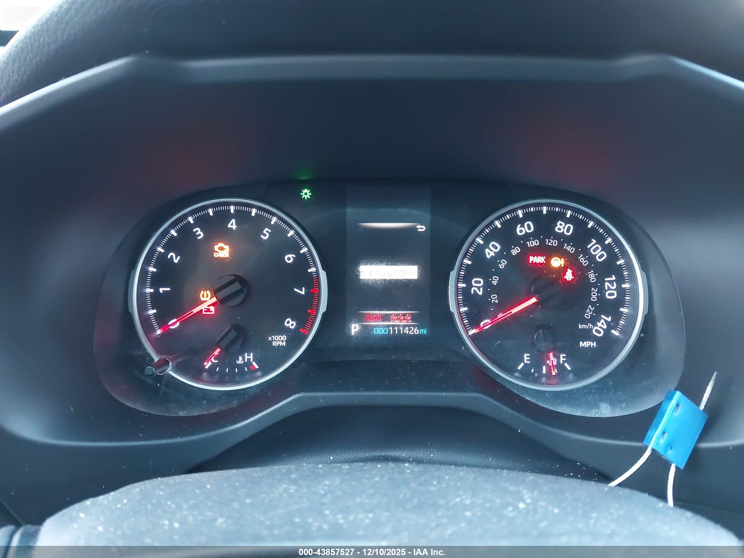 TOYOTA RAV4 image 7