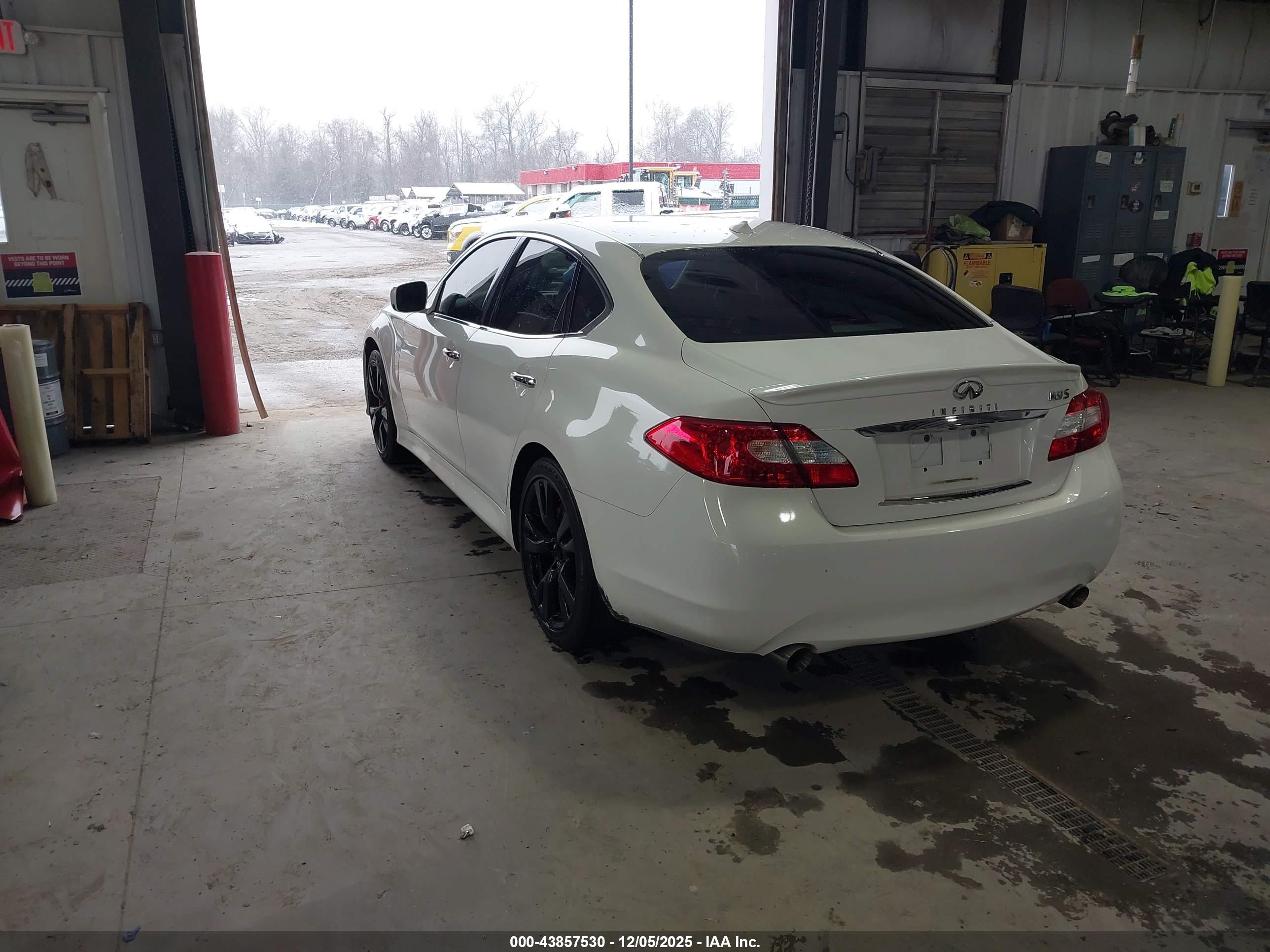 INFINITI M37 image 3