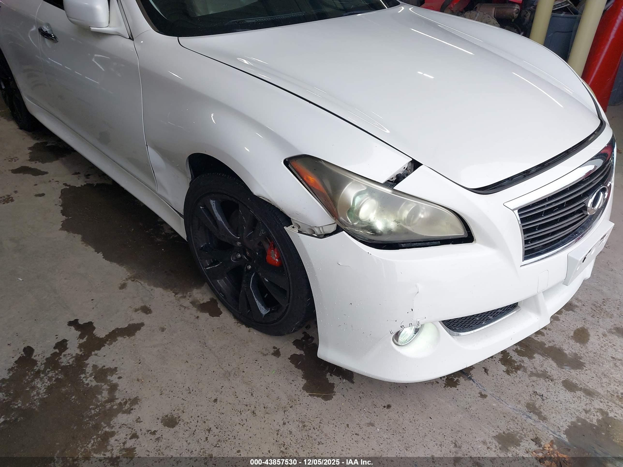 INFINITI M37 image 6