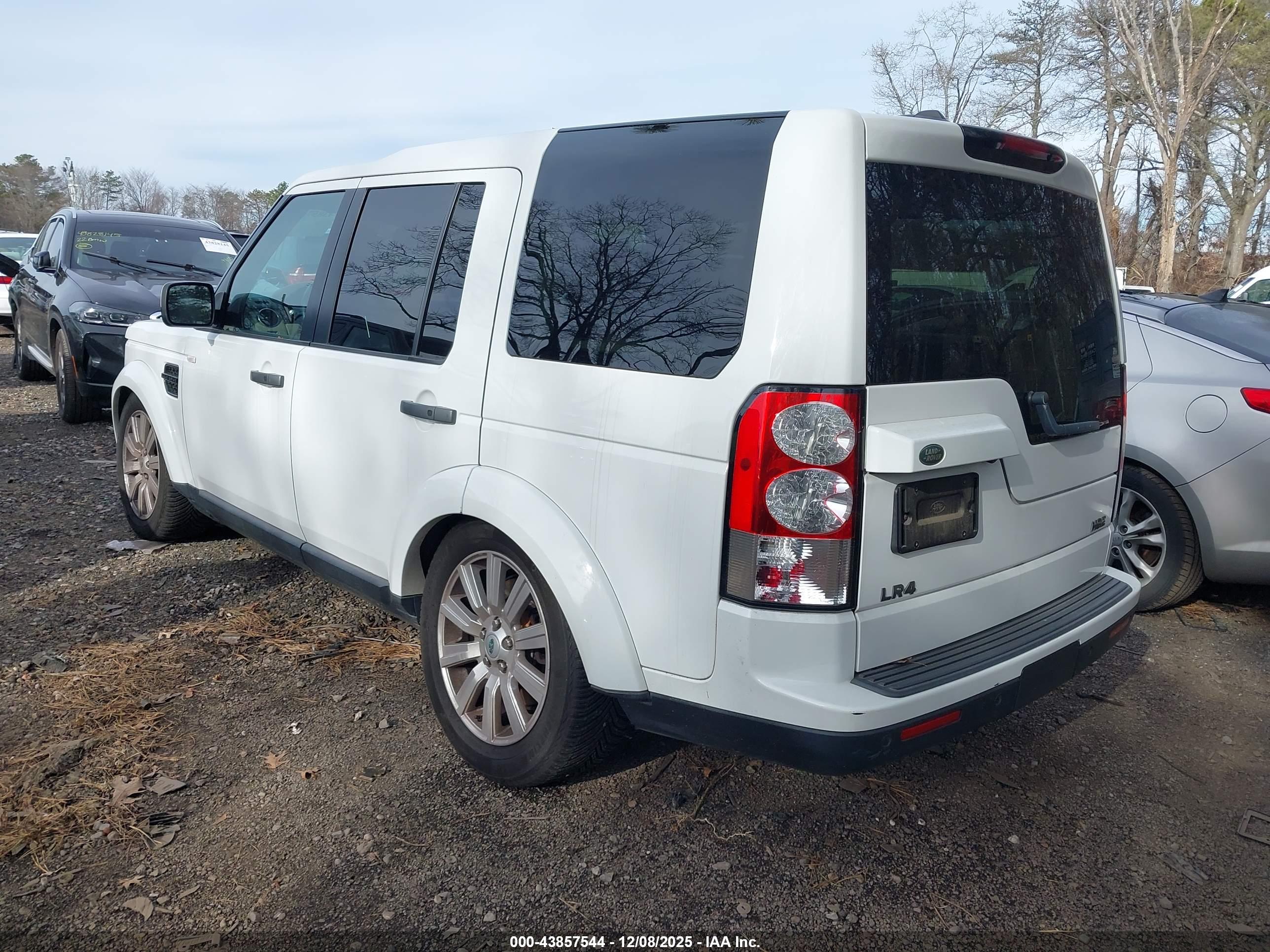 LAND ROVER image 3
