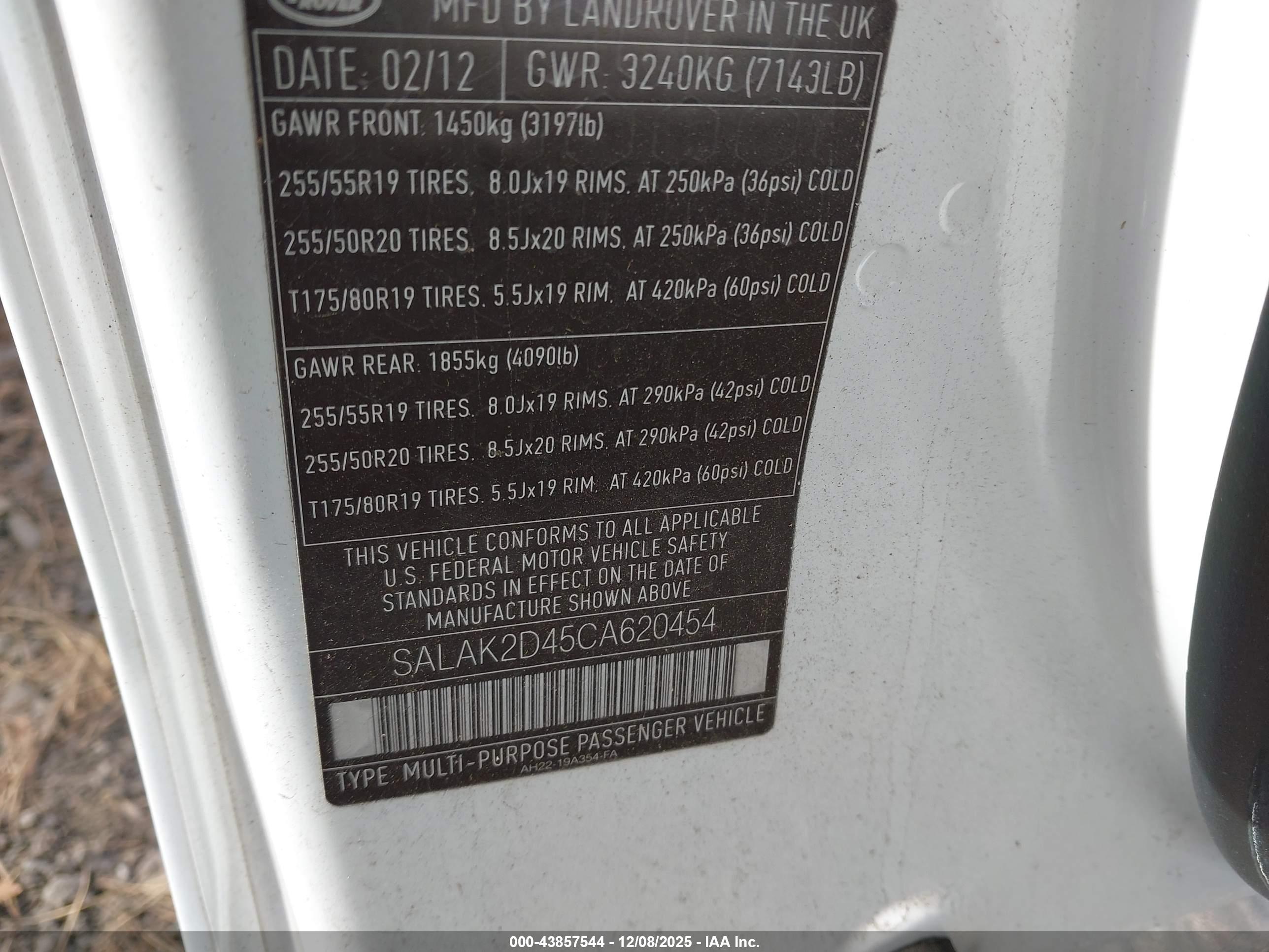 LAND ROVER image 9