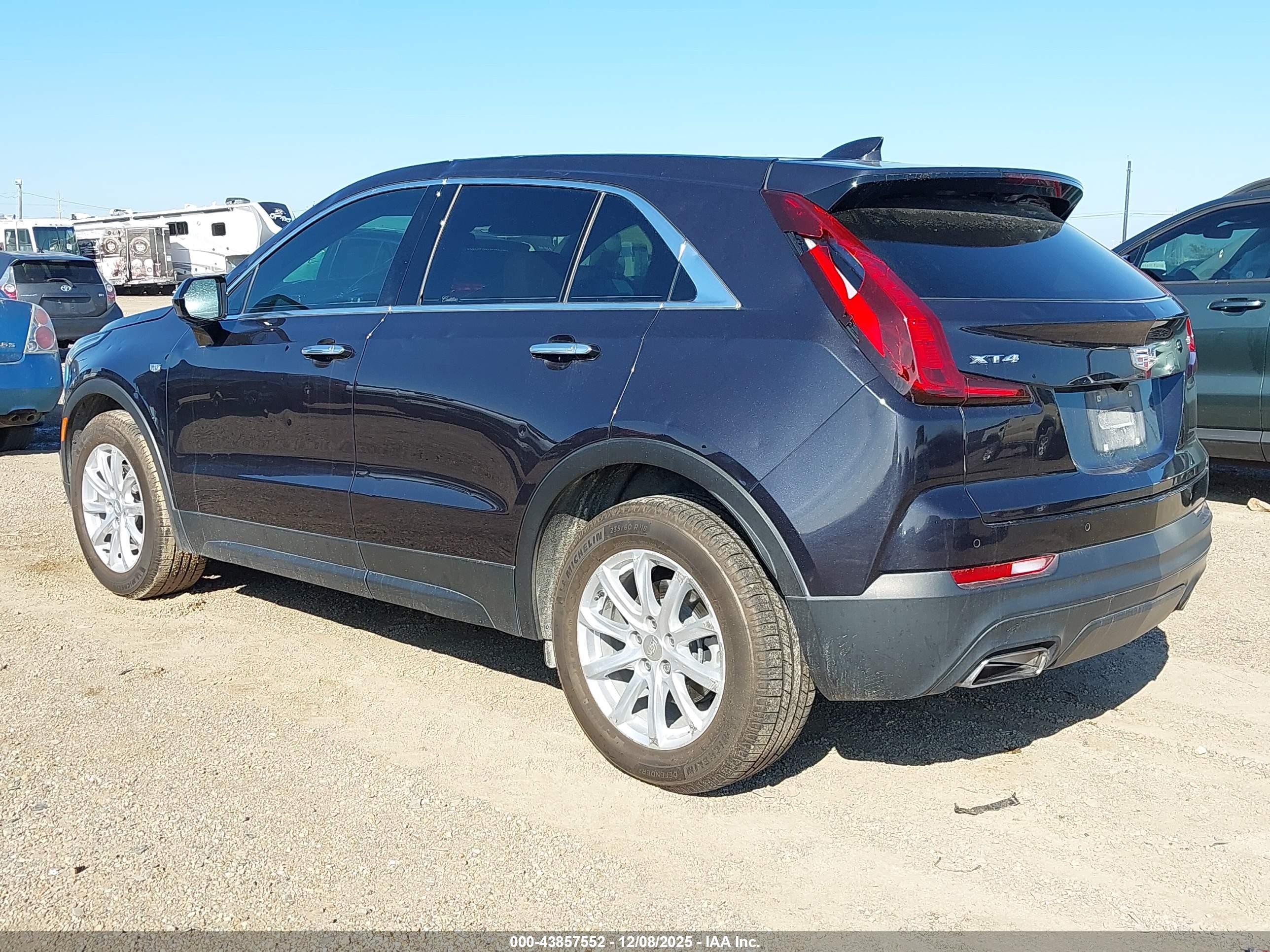 CADILLAC XT4 image 3