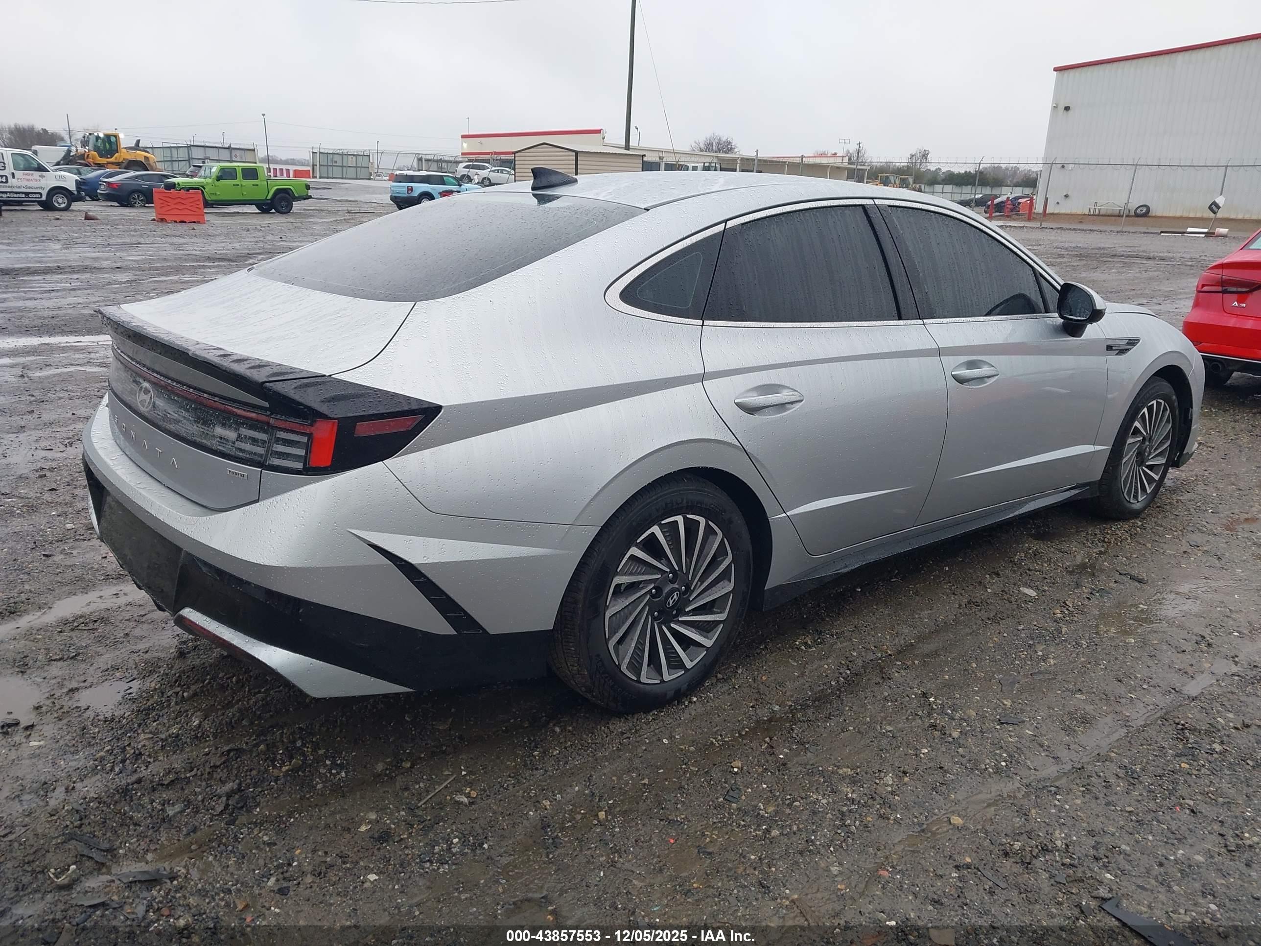 HYUNDAI SONATA image 4