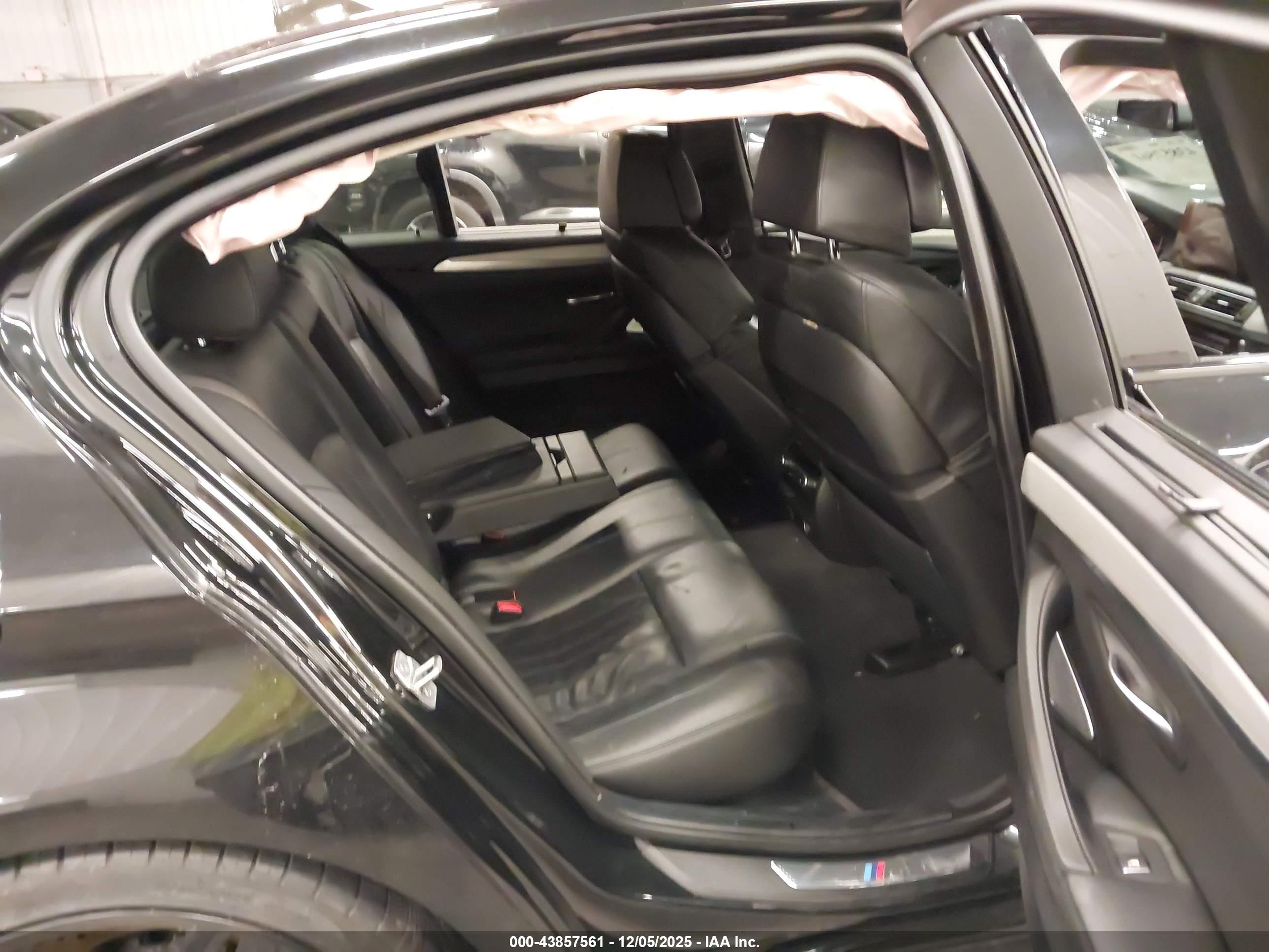 BMW M5 image 8