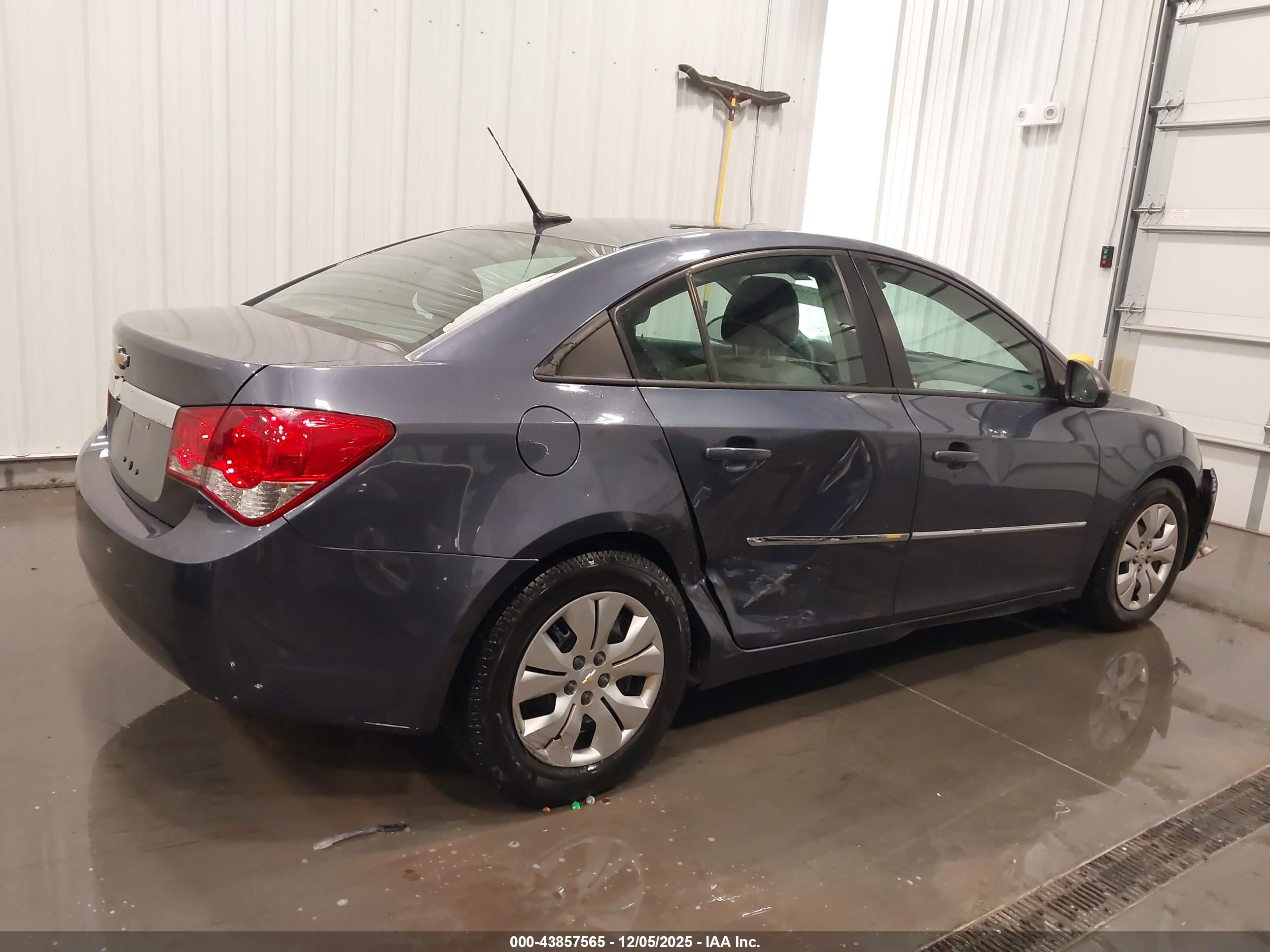 CHEVROLET CRUZE image 6
