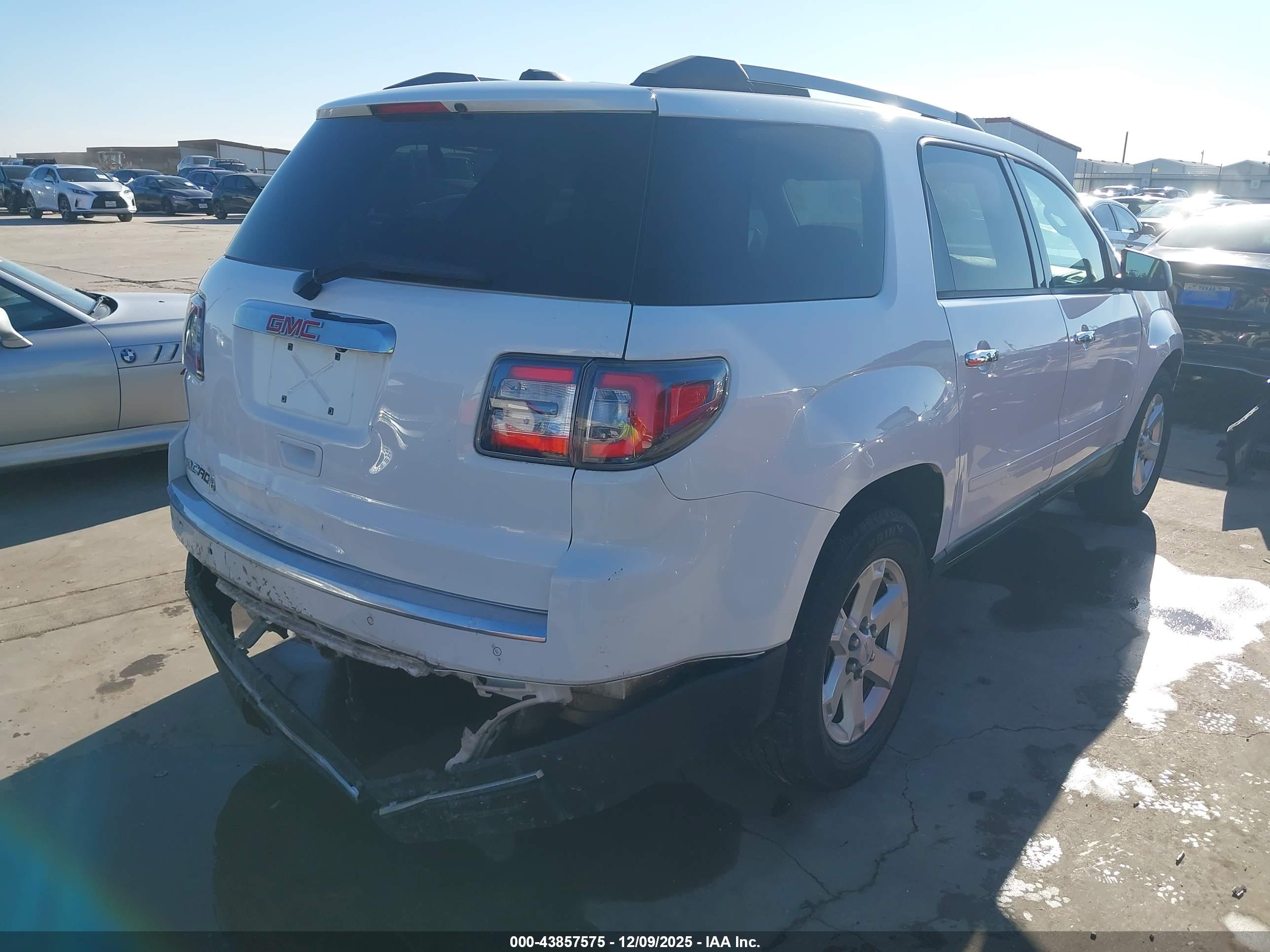 GMC ACADIA image 4