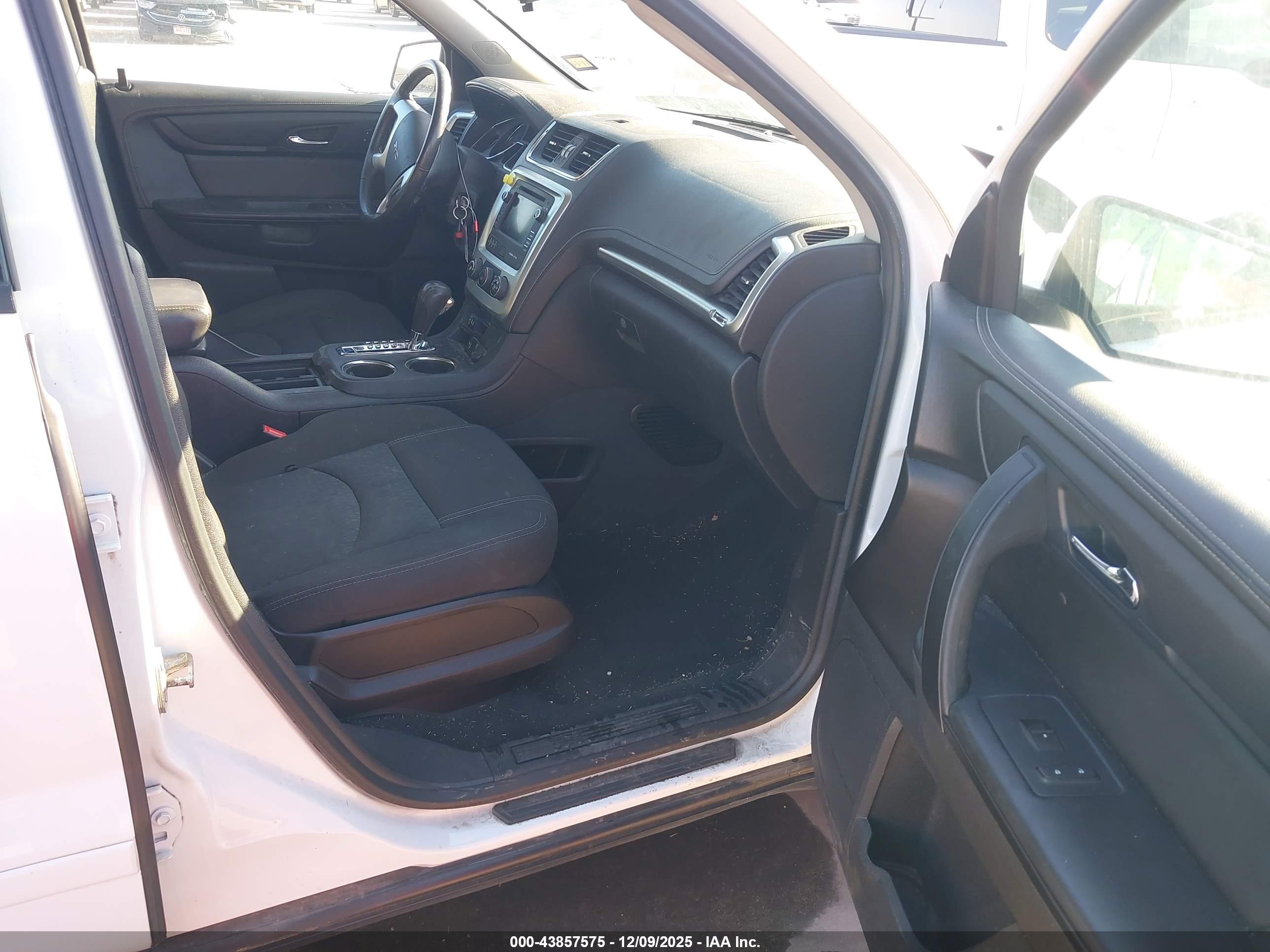 GMC ACADIA image 5
