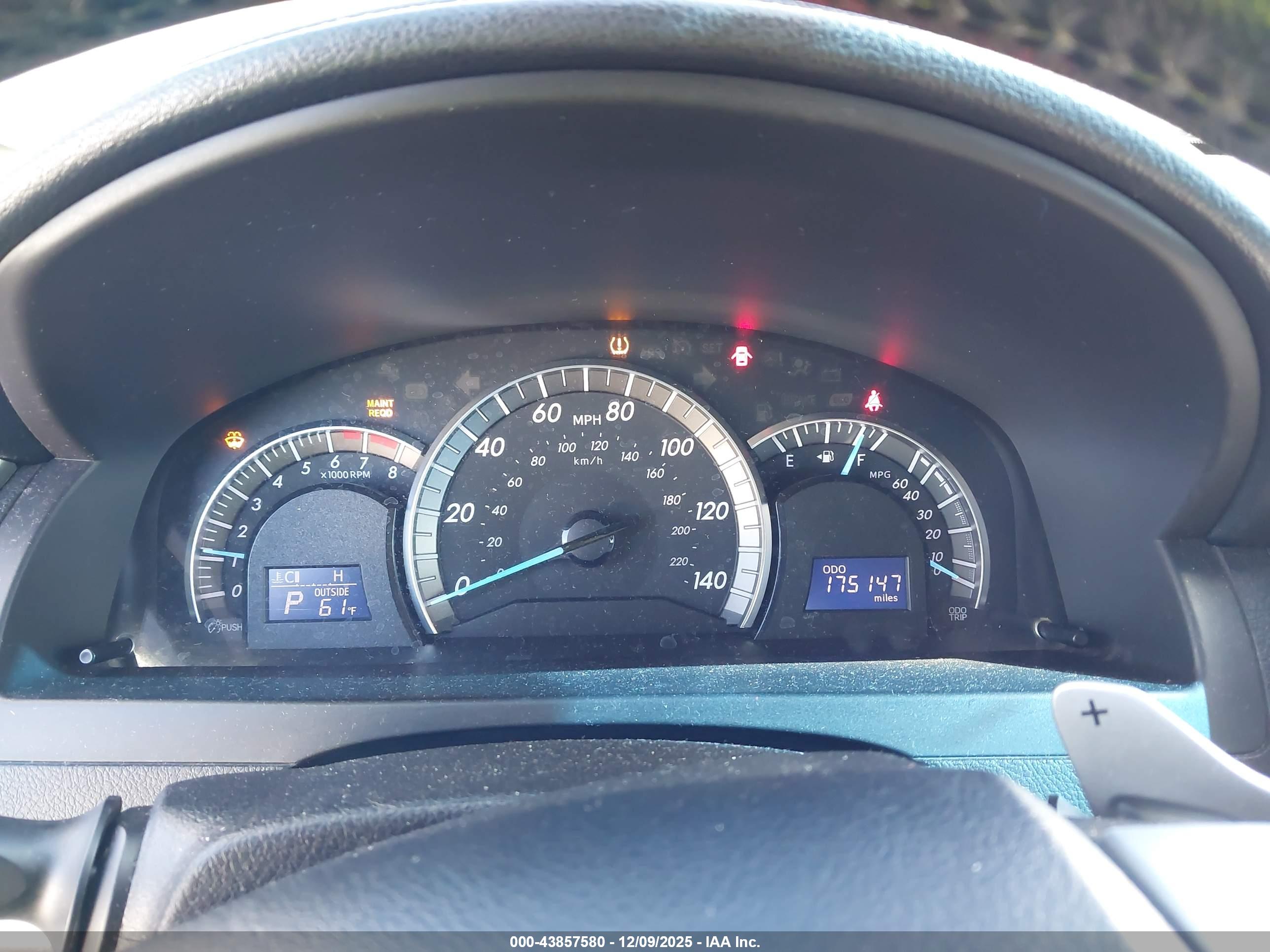 TOYOTA CAMRY image 7
