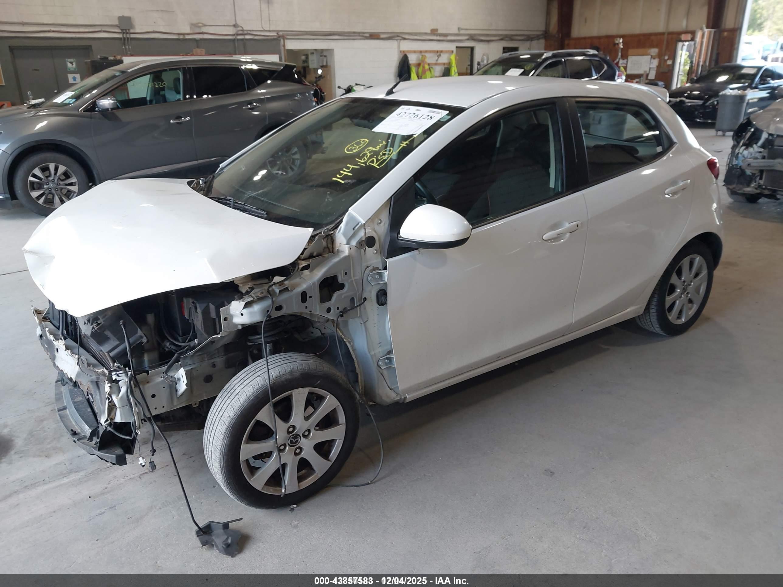 MAZDA MAZDA2 image 2