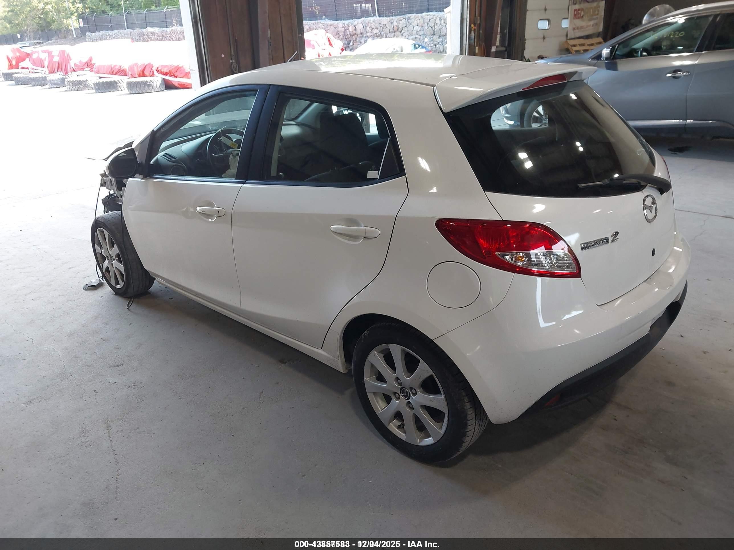 MAZDA MAZDA2 image 3