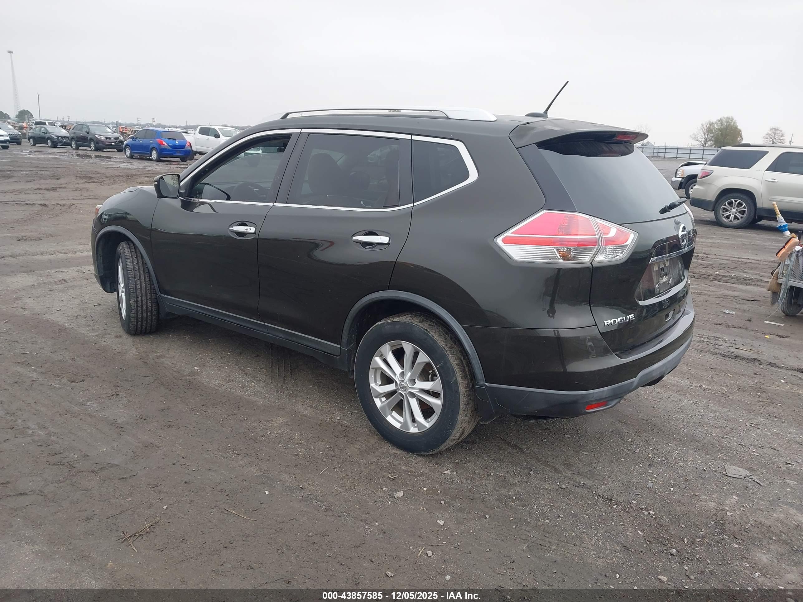 NISSAN ROGUE image 3