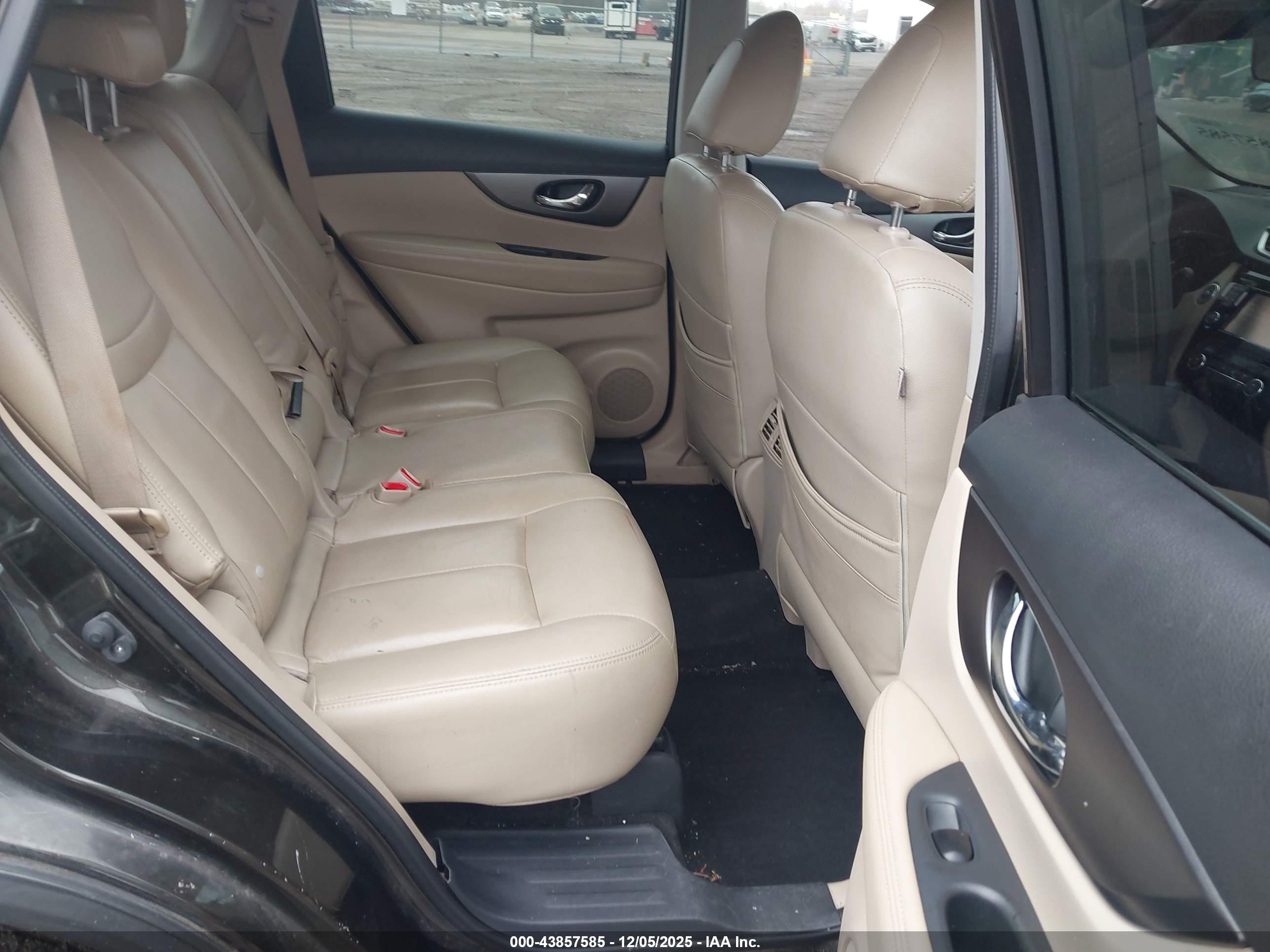 NISSAN ROGUE image 8