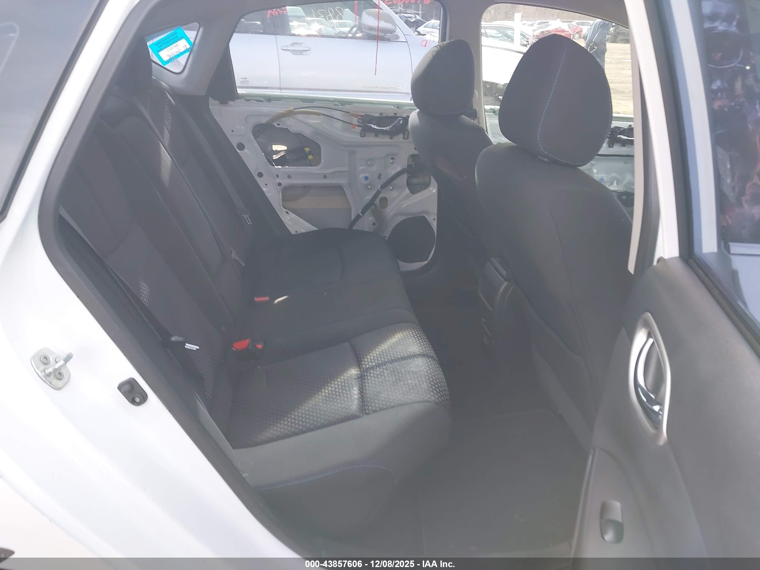 NISSAN SENTRA image 8