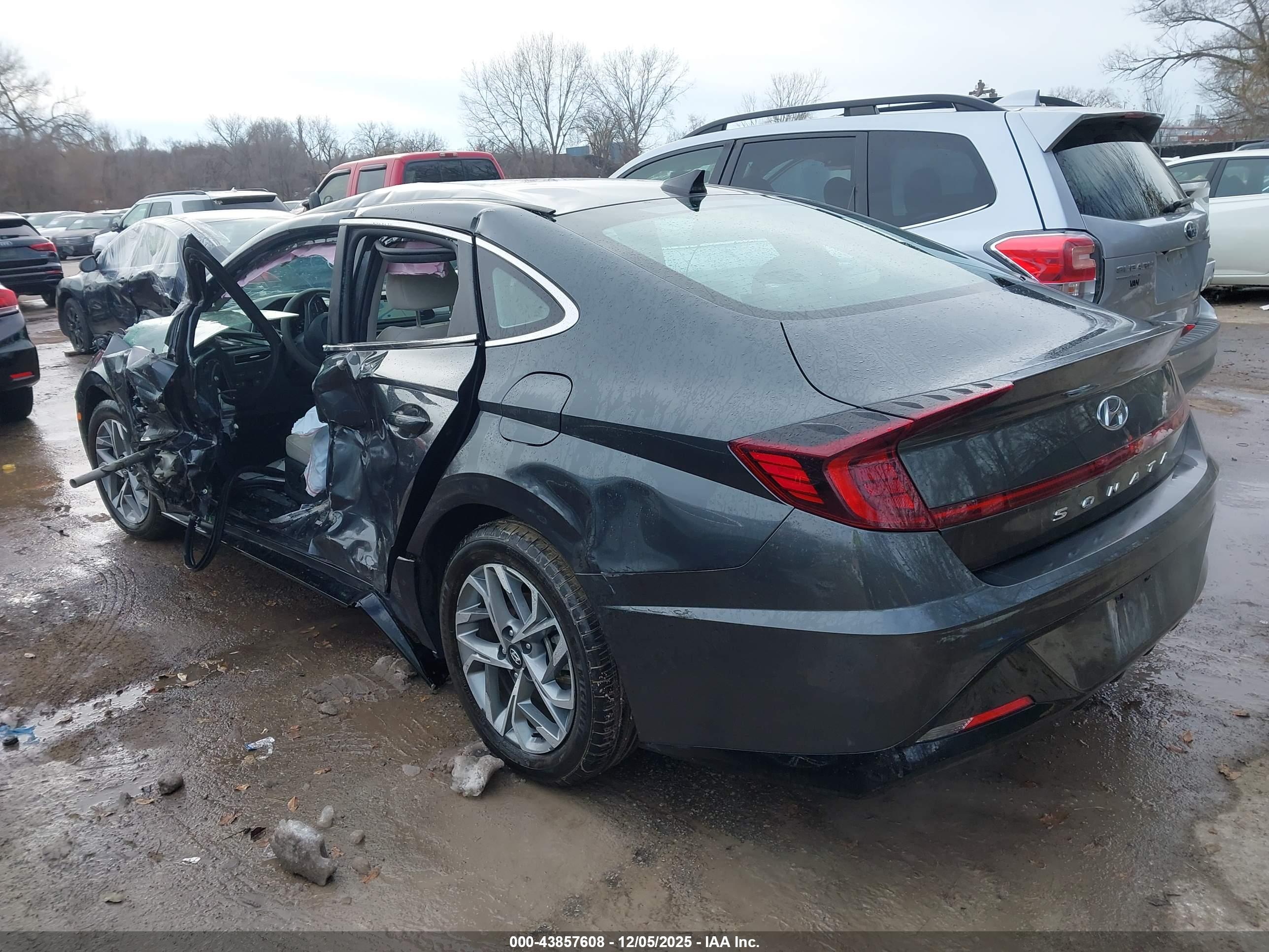 HYUNDAI SONATA image 3