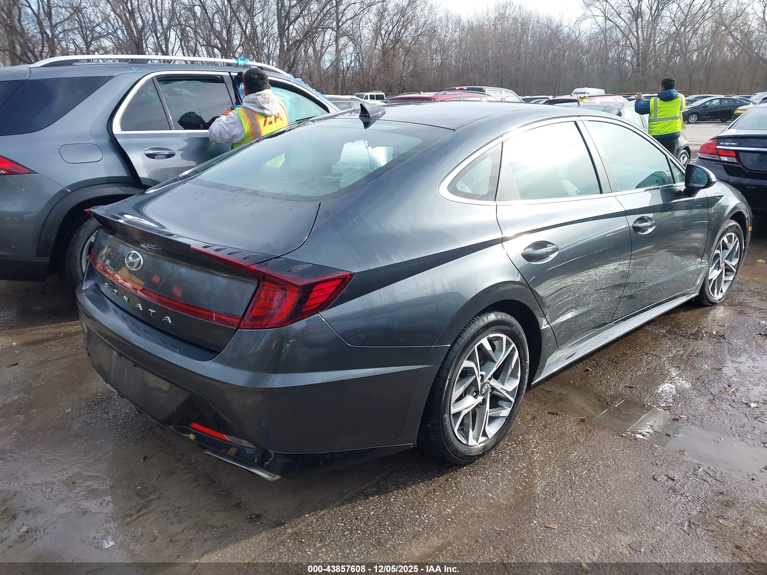 HYUNDAI SONATA image 4