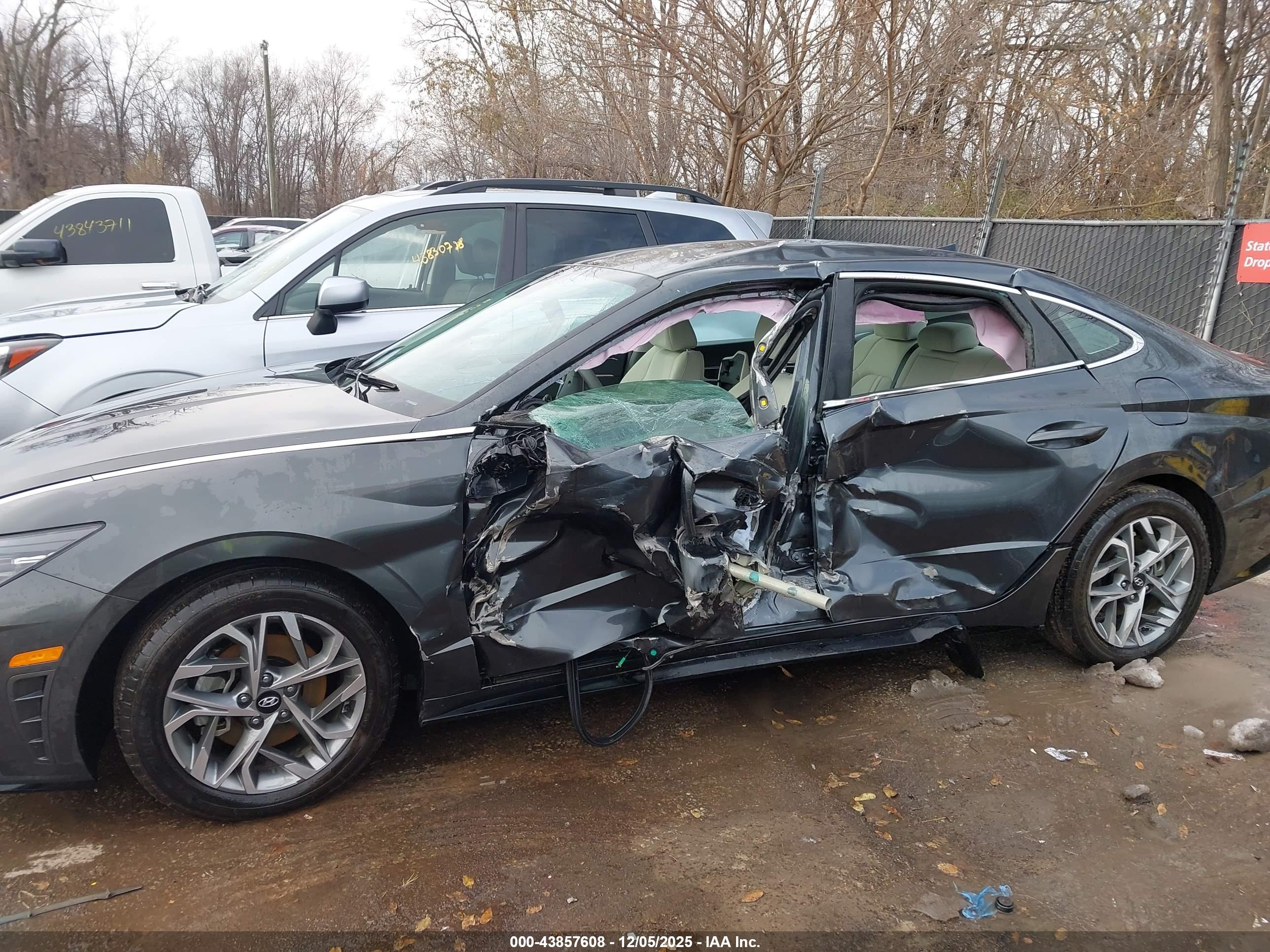 HYUNDAI SONATA image 6