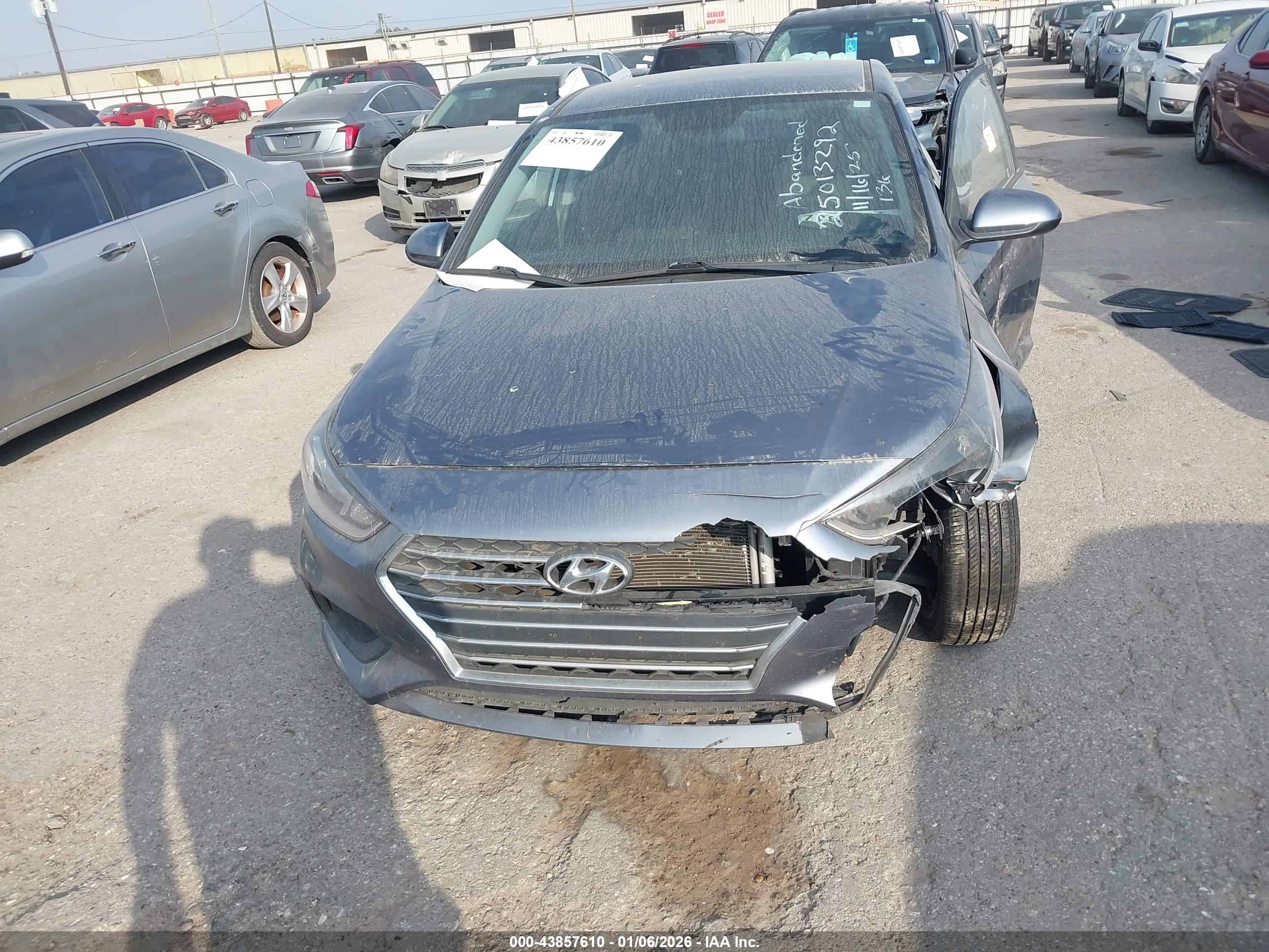 HYUNDAI ACCENT image 10