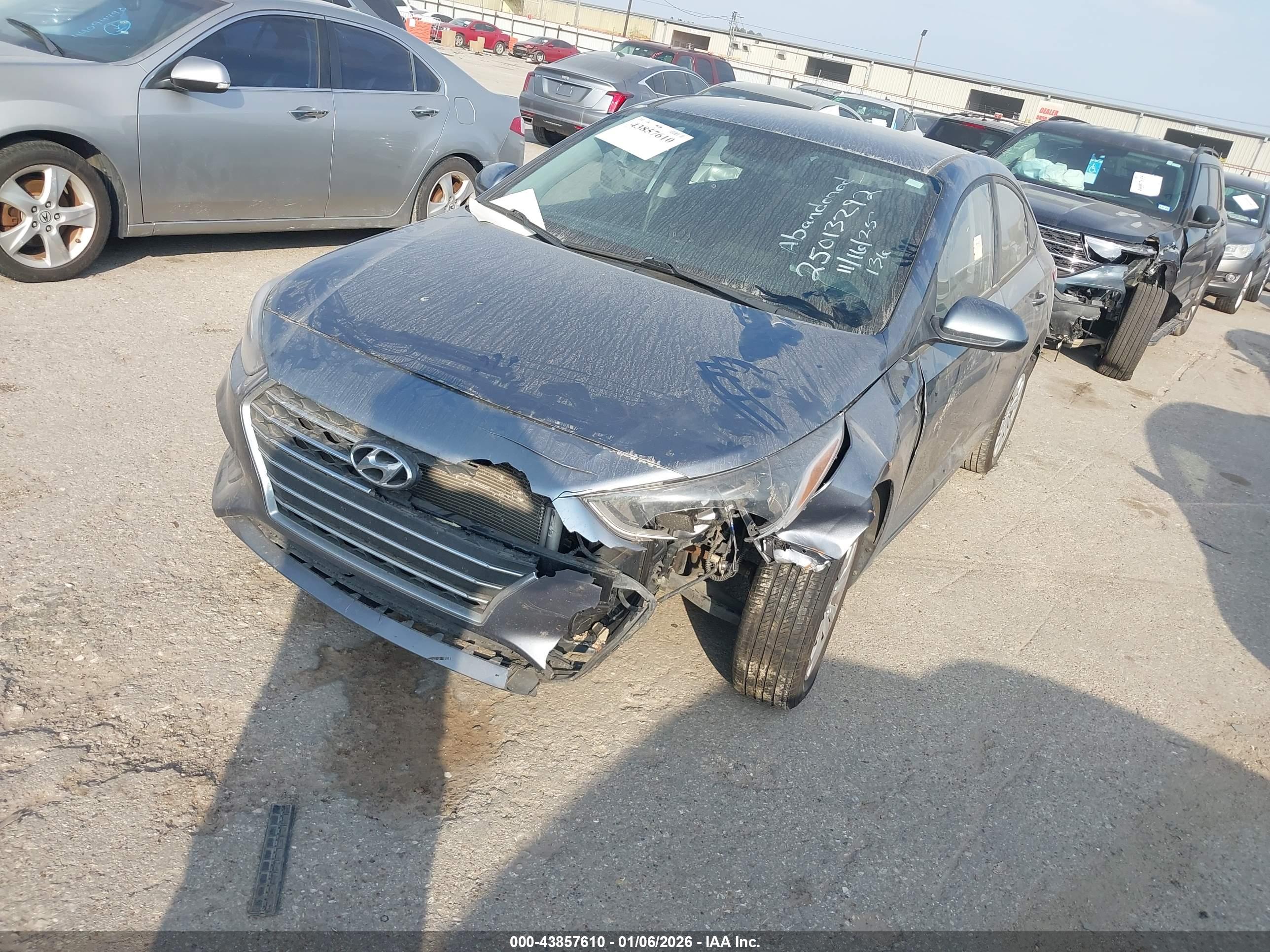 HYUNDAI ACCENT image 2