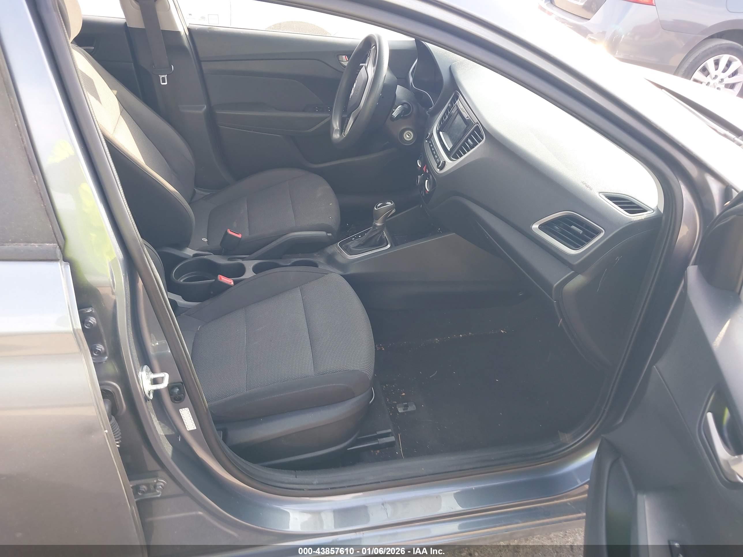HYUNDAI ACCENT image 5