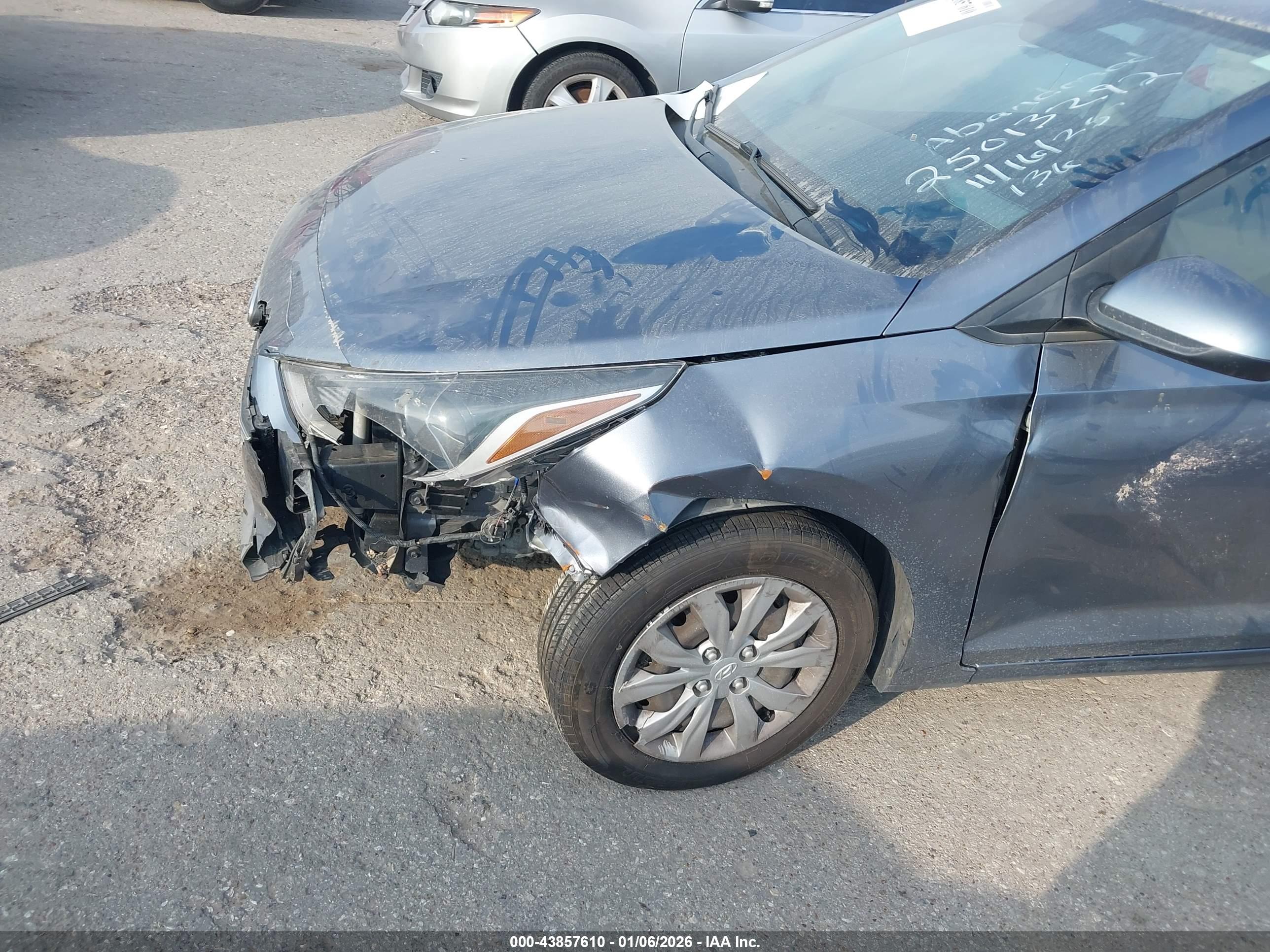 HYUNDAI ACCENT image 6