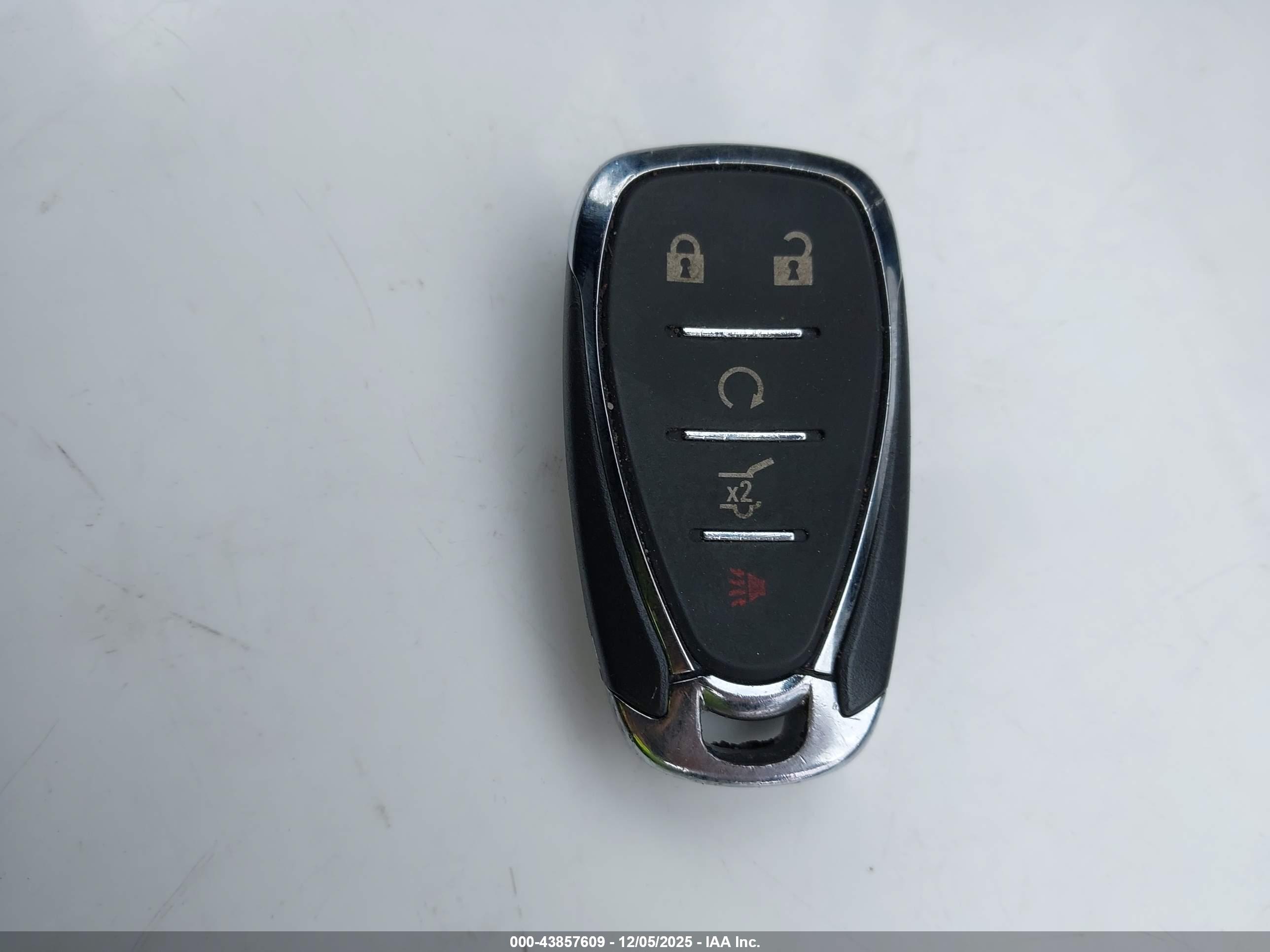 CHEVROLET EQUINOX image 11
