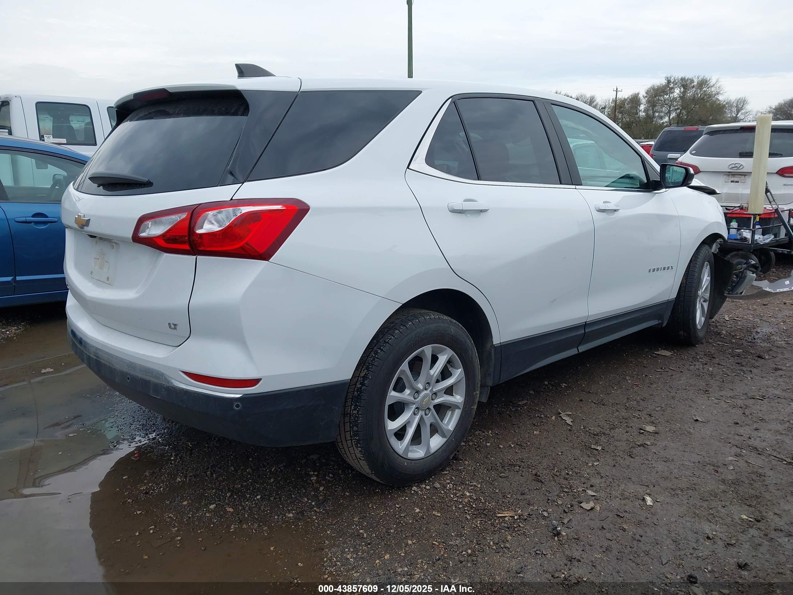CHEVROLET EQUINOX image 4