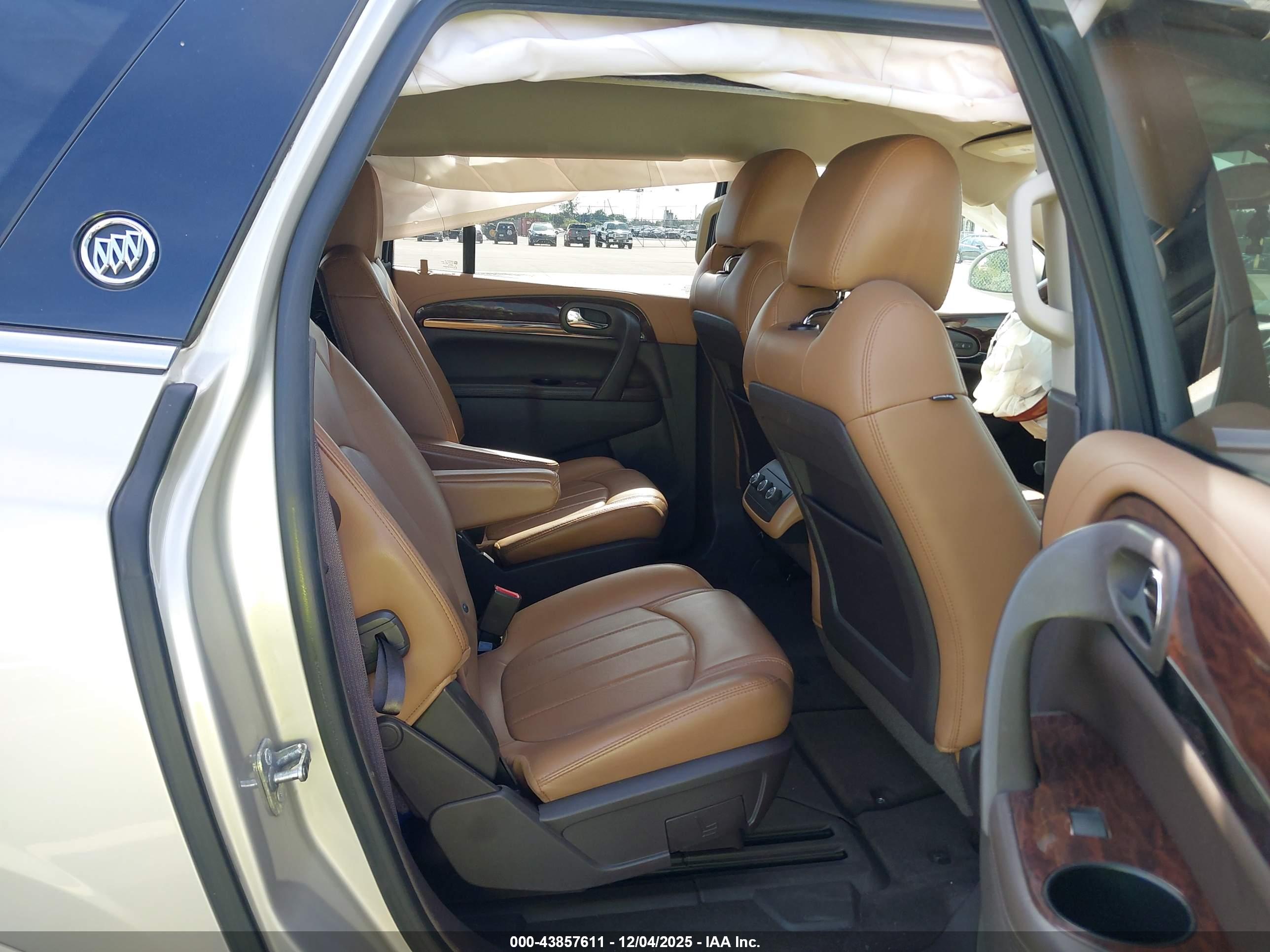 BUICK ENCLAVE image 8