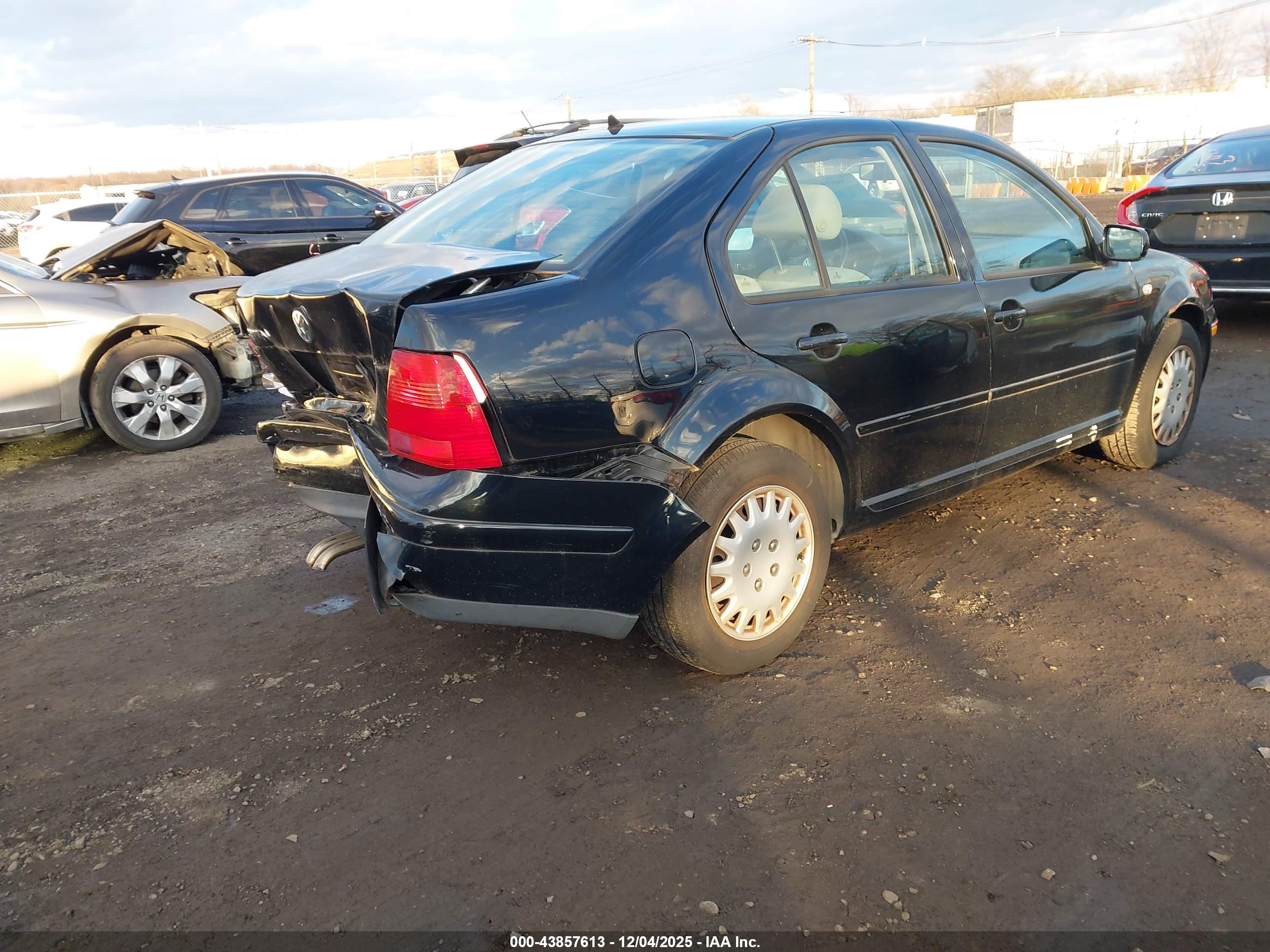 VOLKSWAGEN JETTA image 4