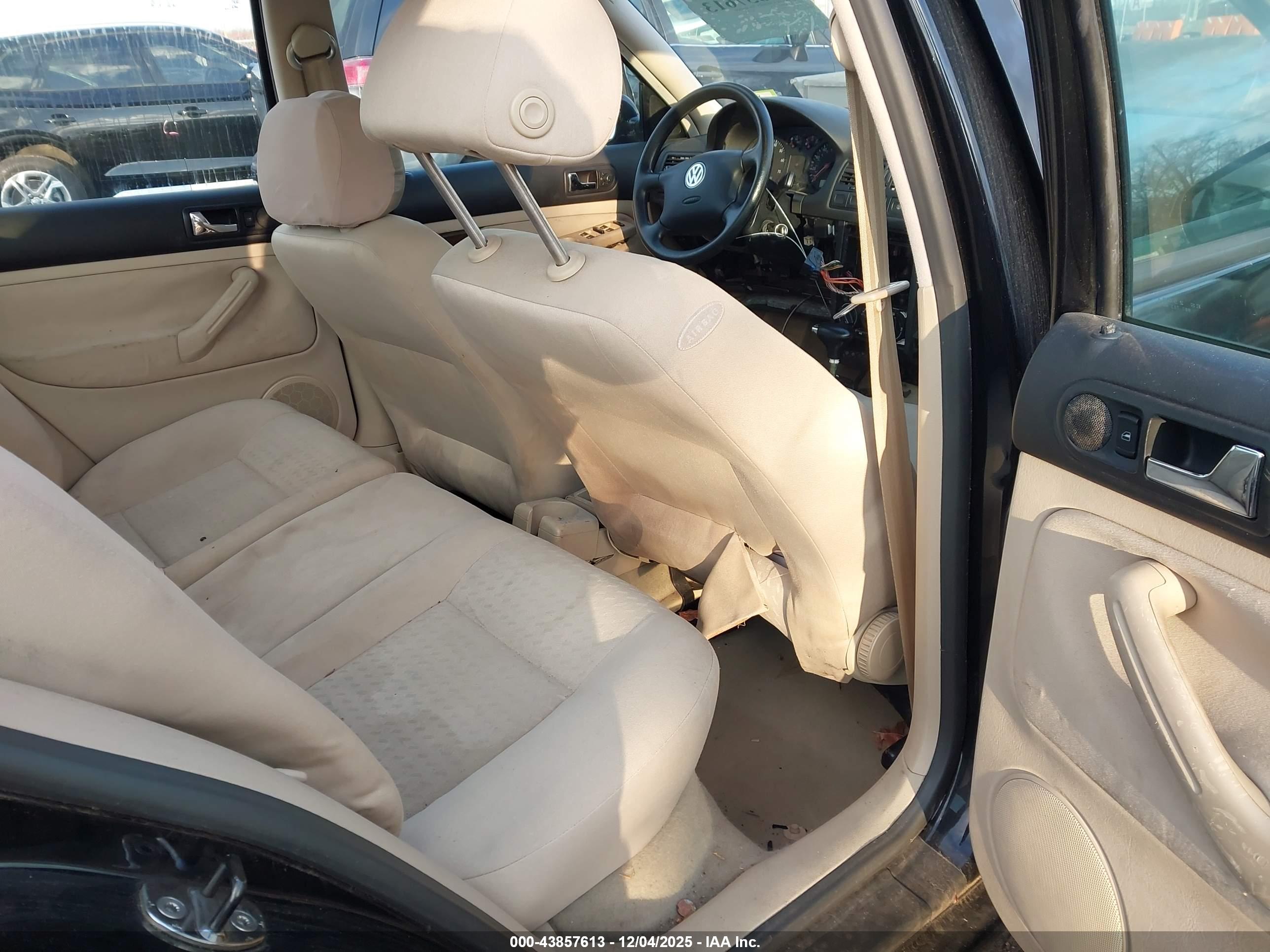 VOLKSWAGEN JETTA image 8