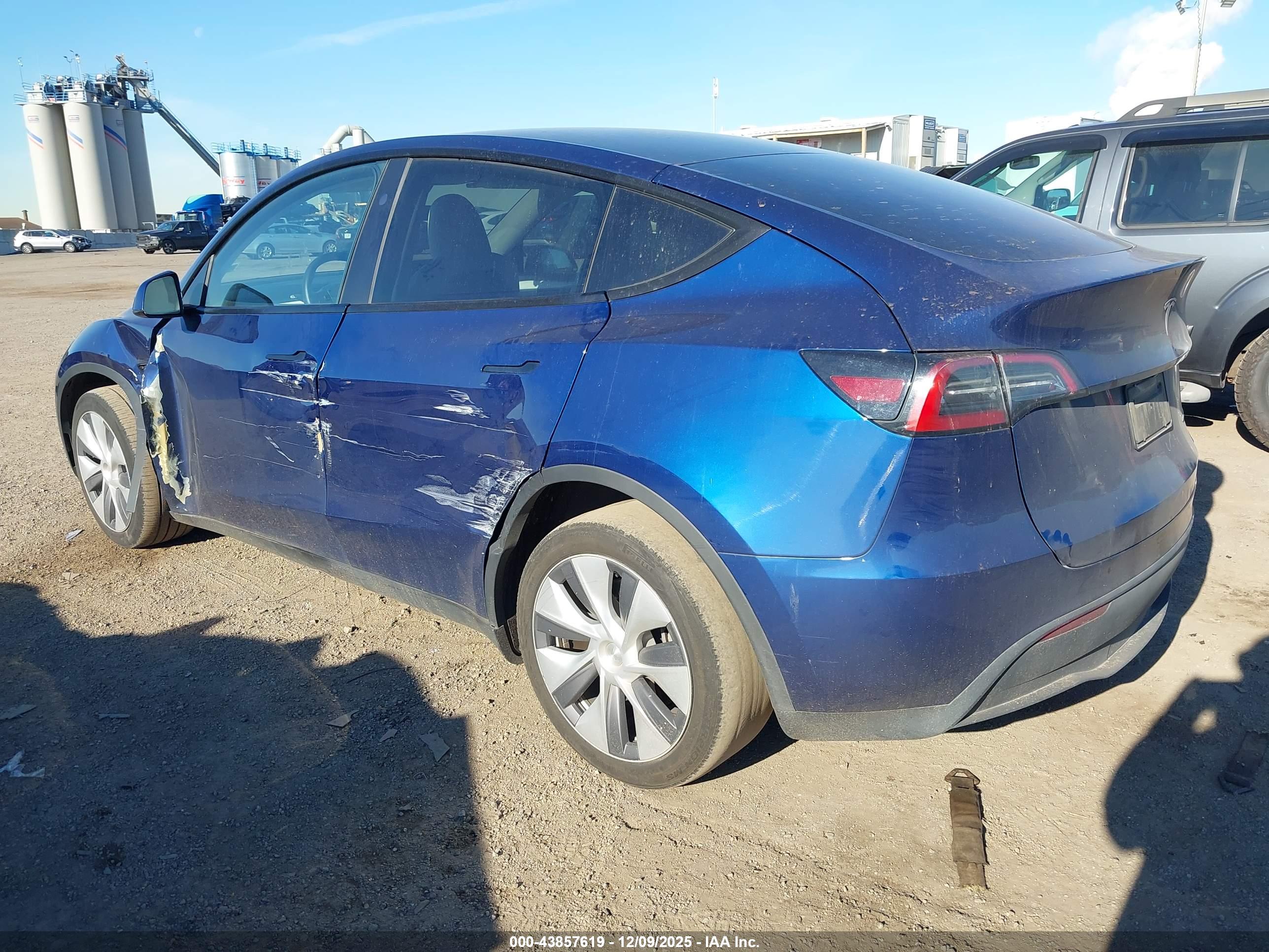 TESLA MODEL image 3